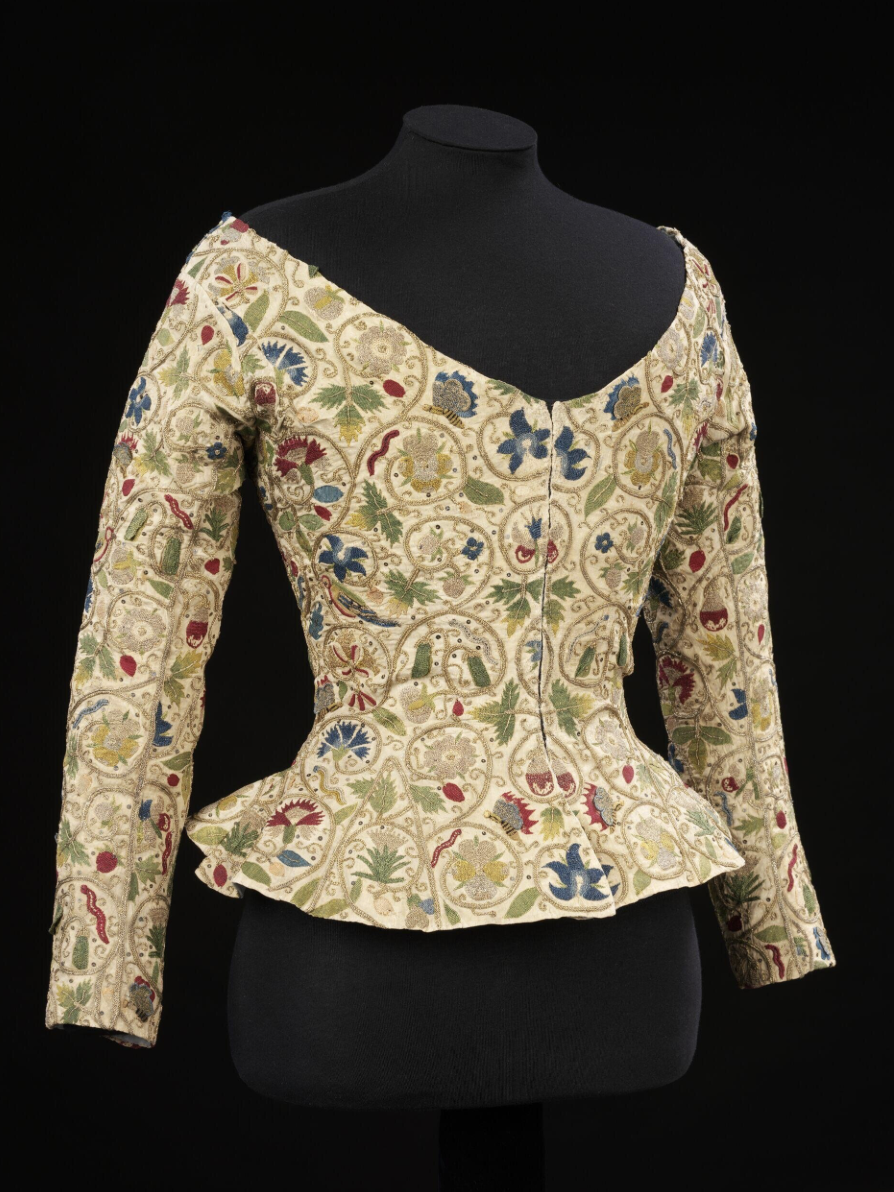 17th-century-embroidered-linen-bodice-structured.jpg