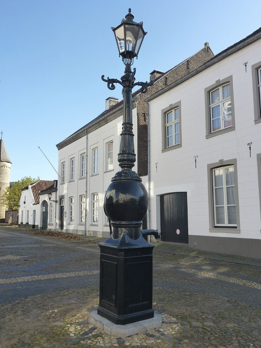 historic-water-pump-wijngaard-thorn.jpg
