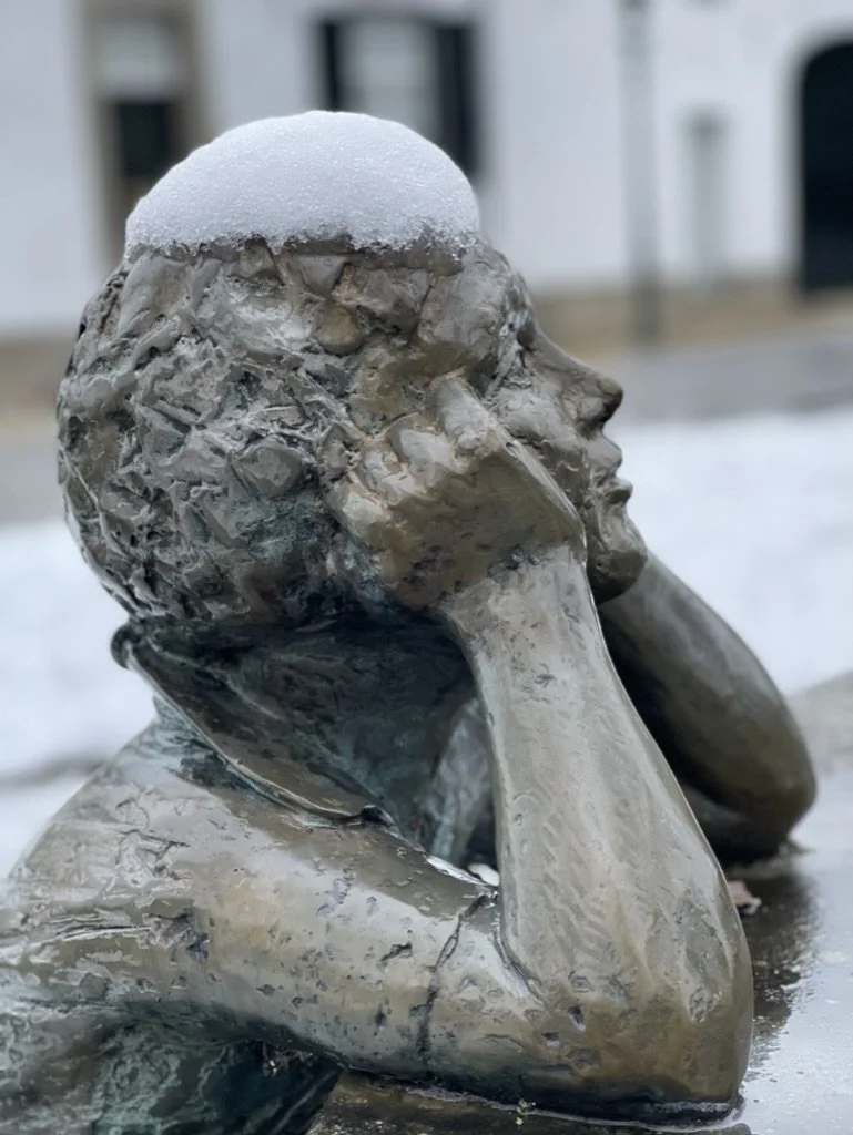 snow-covered-contemplative-sculpture-thorn.jpg