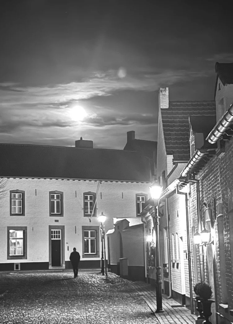moonlit-cobbled-street-historic-thorn.jpg