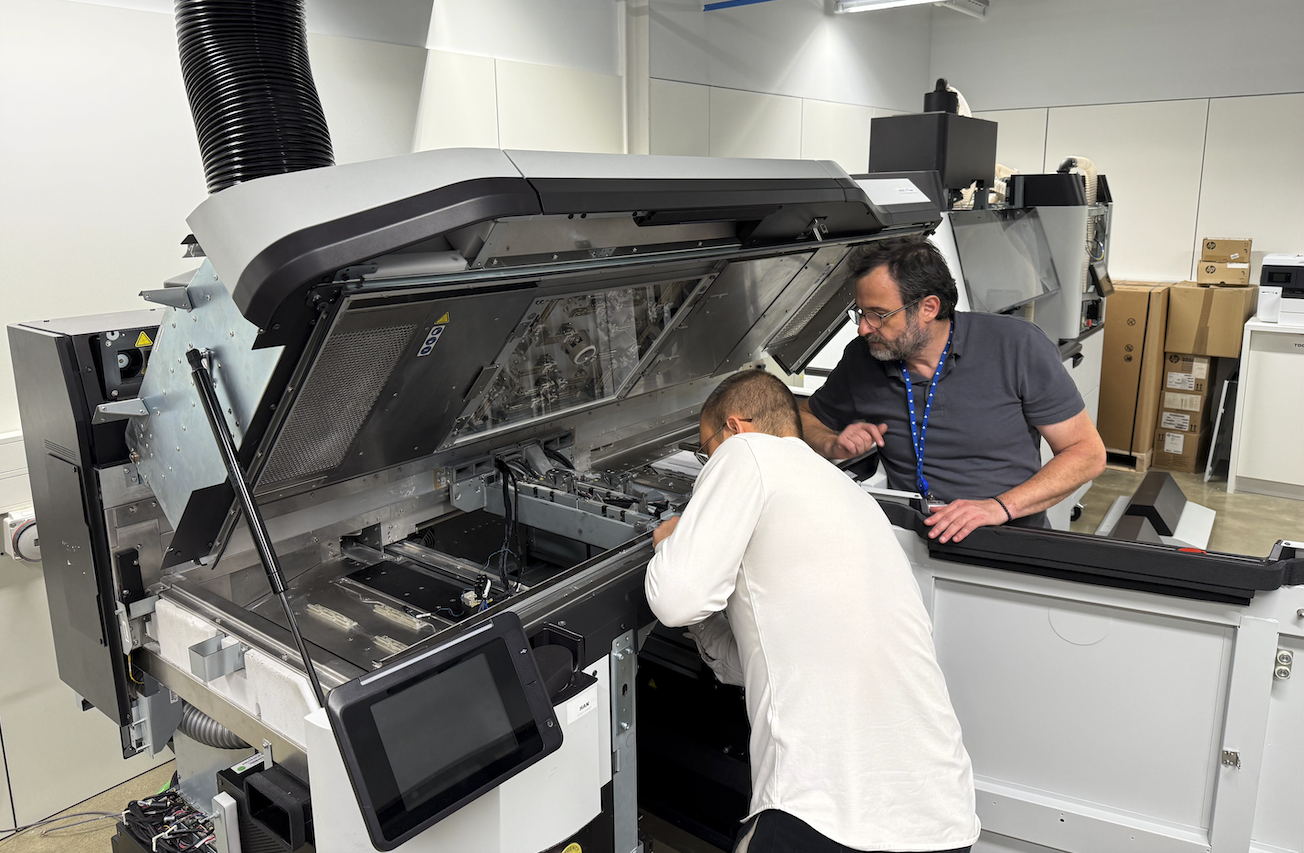 Hands-on HP Multi Jet Fusion maintenance training in Barcelona.