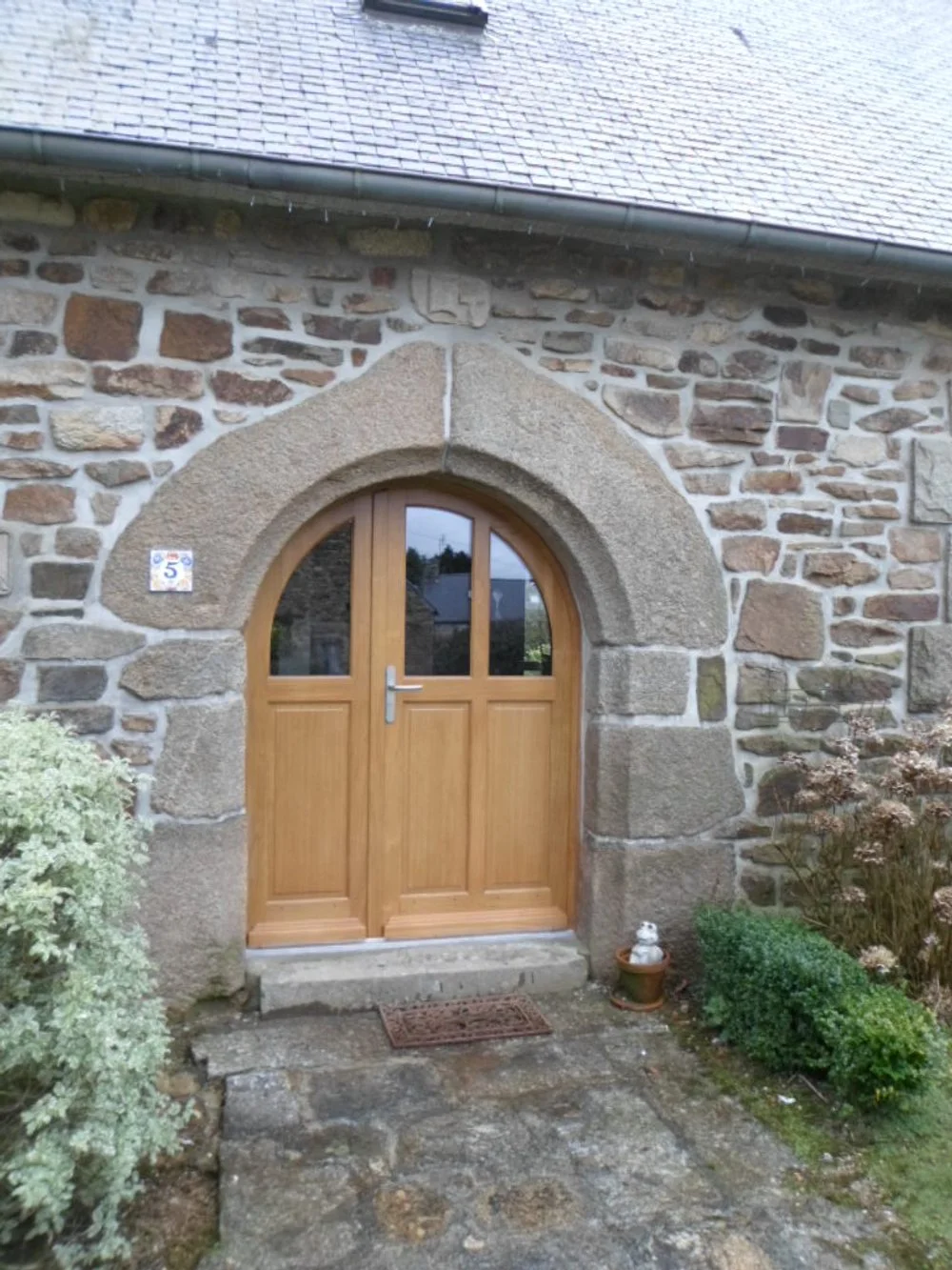 Porte extérieure bois Boiserie Le Creff.JPG