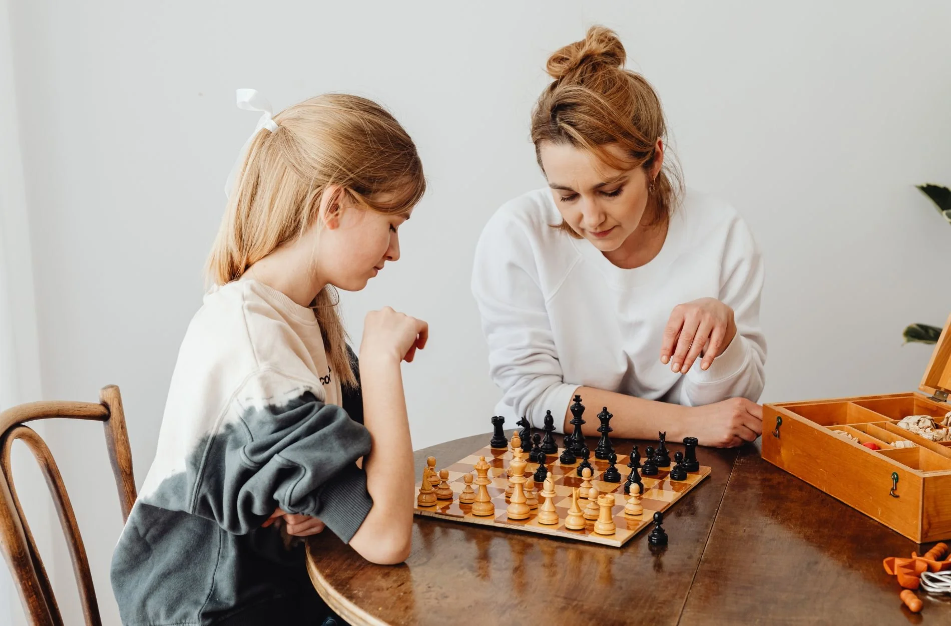 Build Confidence with Chess Lessons This Winter