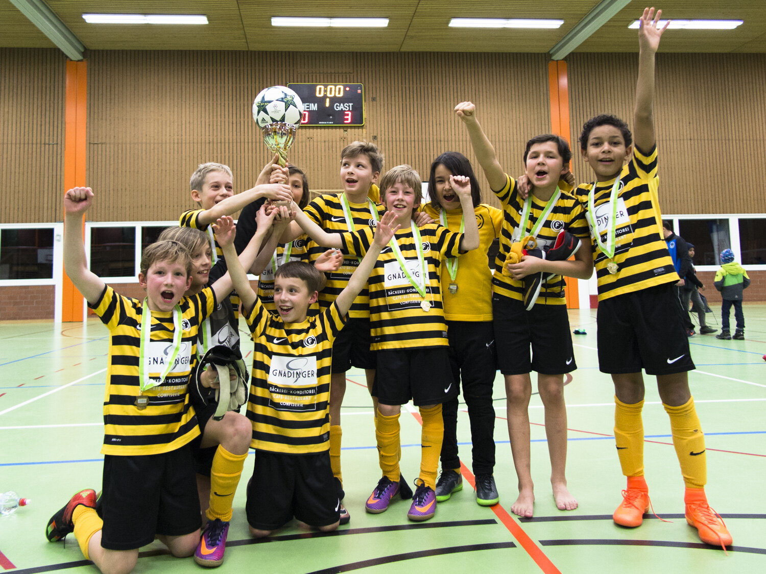 Der FCU gewinnt das Hallenturnier in Neuhausen am Rheinfall