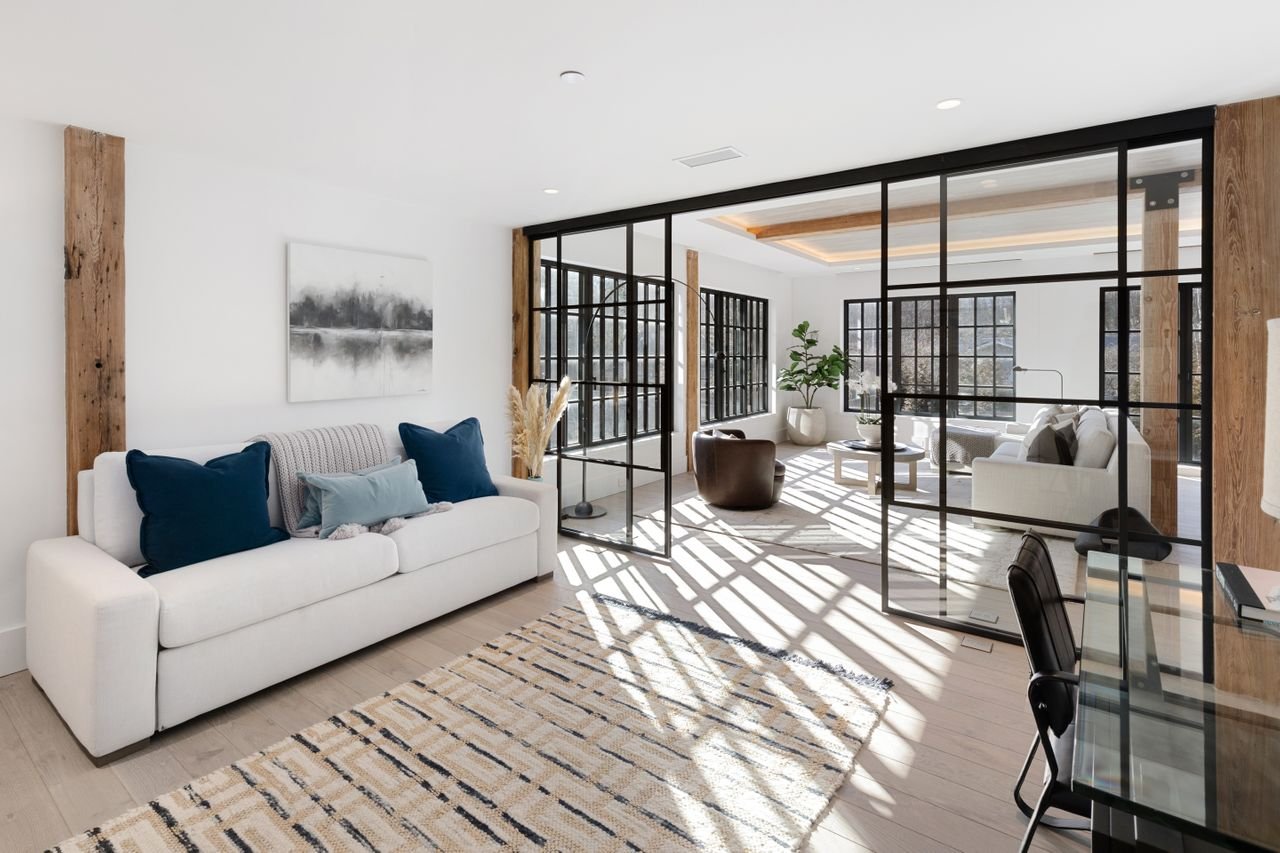 Designing for Permanence: Timeless Materials in Modern Luxury Homes ...
