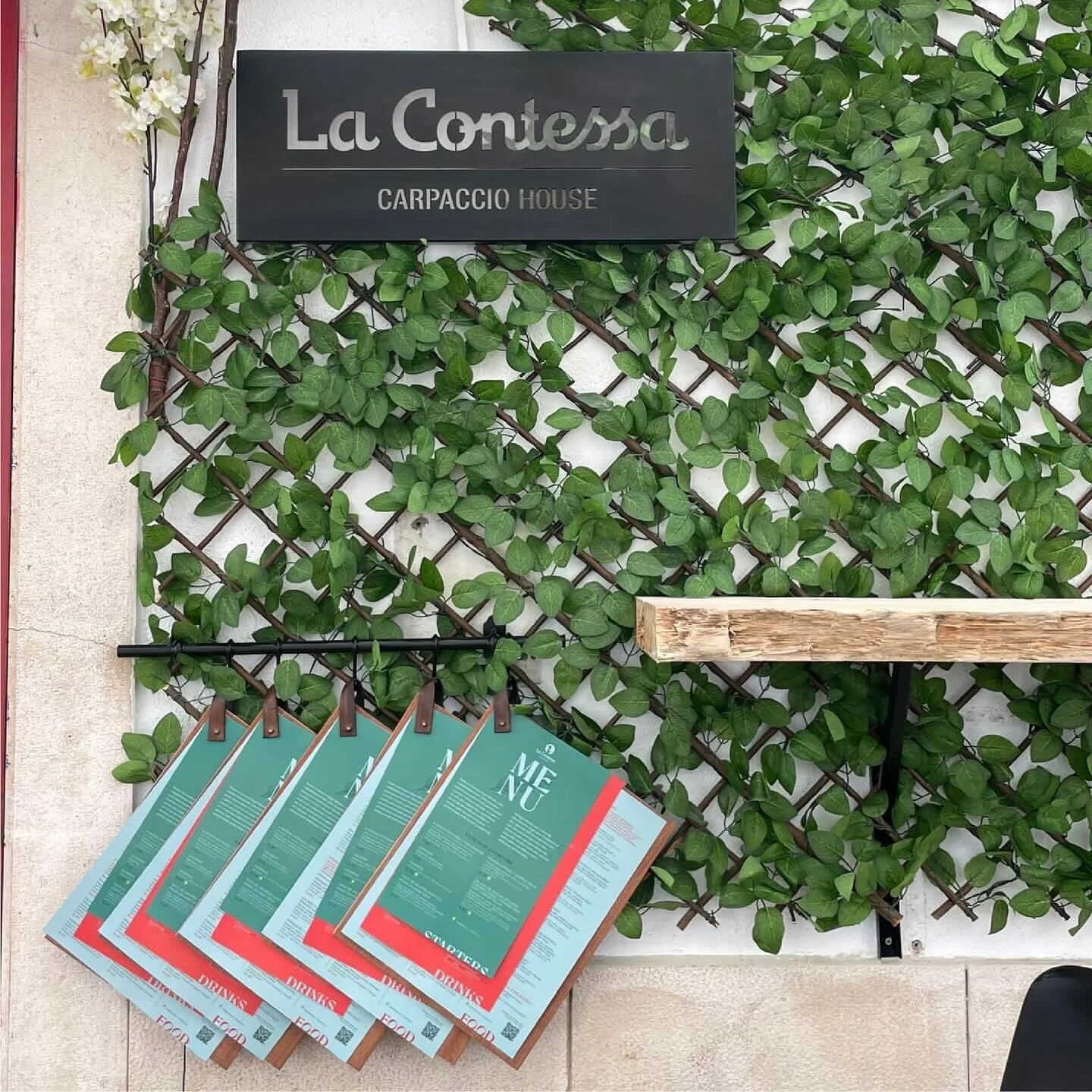 Graphic Design | Novos Menus La Contessa 🧑&zwj;🍳🍽️ Cascais @lacontessa_carpacciohouse #graphicdesign #creativeminds