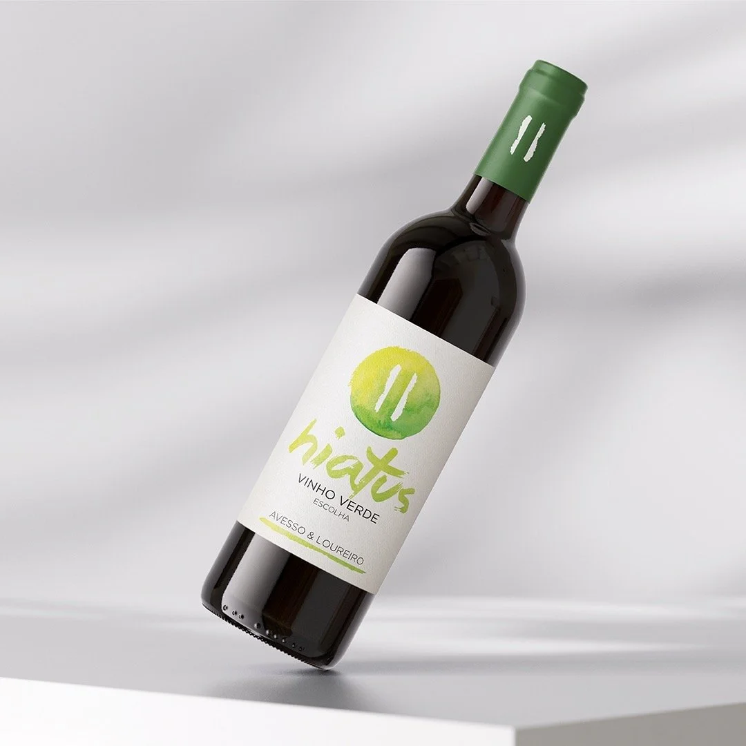 Um r&oacute;tulo clean e minimalista para um vinho fresco e cheio de sabor 🍷 #designlabel #winedesign