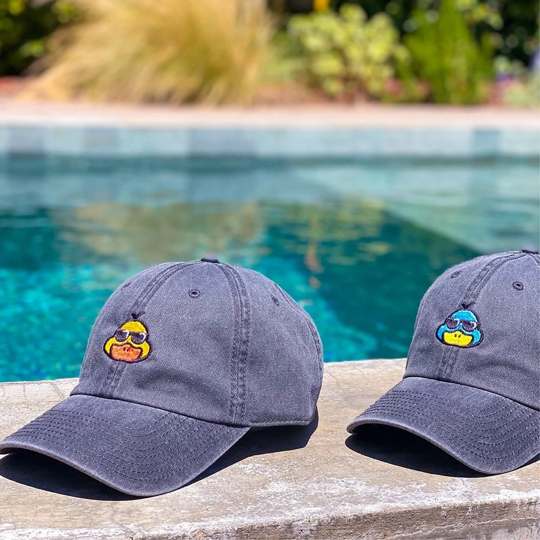 Quando combinamos trabalho e &quot;good vibes&quot;, o resultado s&oacute; pode ser uma marca cheia de pinta @piruba_clothing 💛🐤 #branding #lifestyle