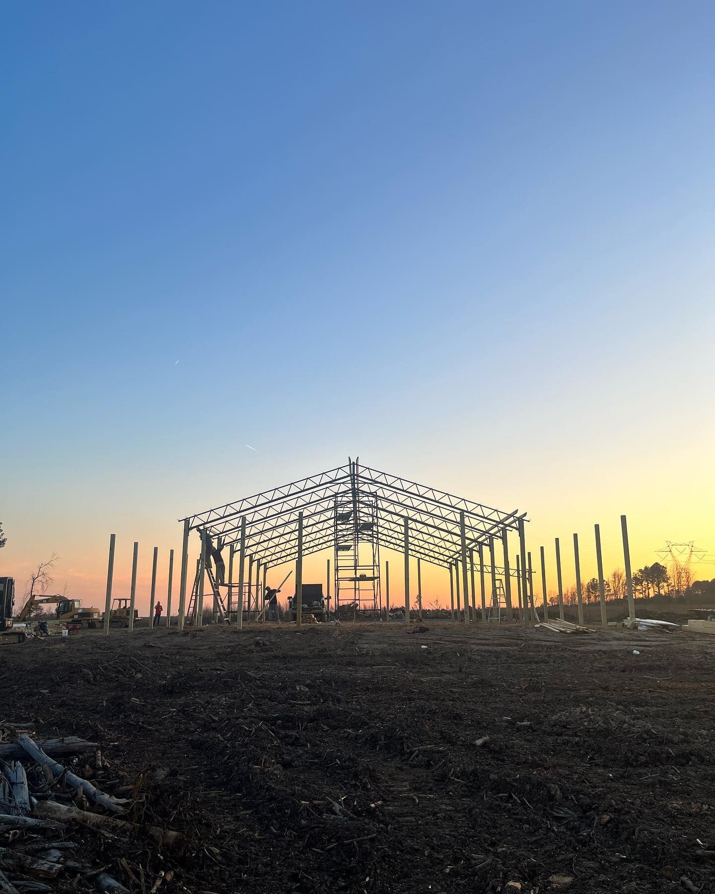 The barn build has started on our new property!!! 🎉🎉🎉Once the barn is up we will be able to get started on so many other things! We will be building out the inside of the barn ourselves (stalls, rooms, etc). And we will be able to go ahead and sta