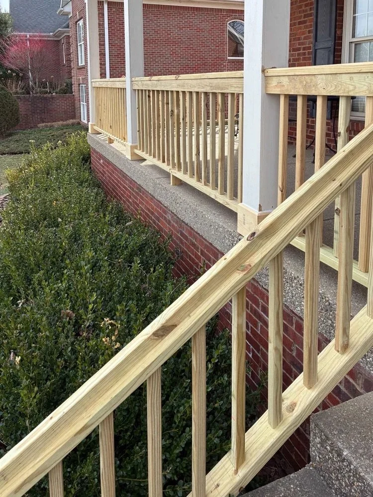 crestwood-ky-deck-railing-installation-1.jpeg