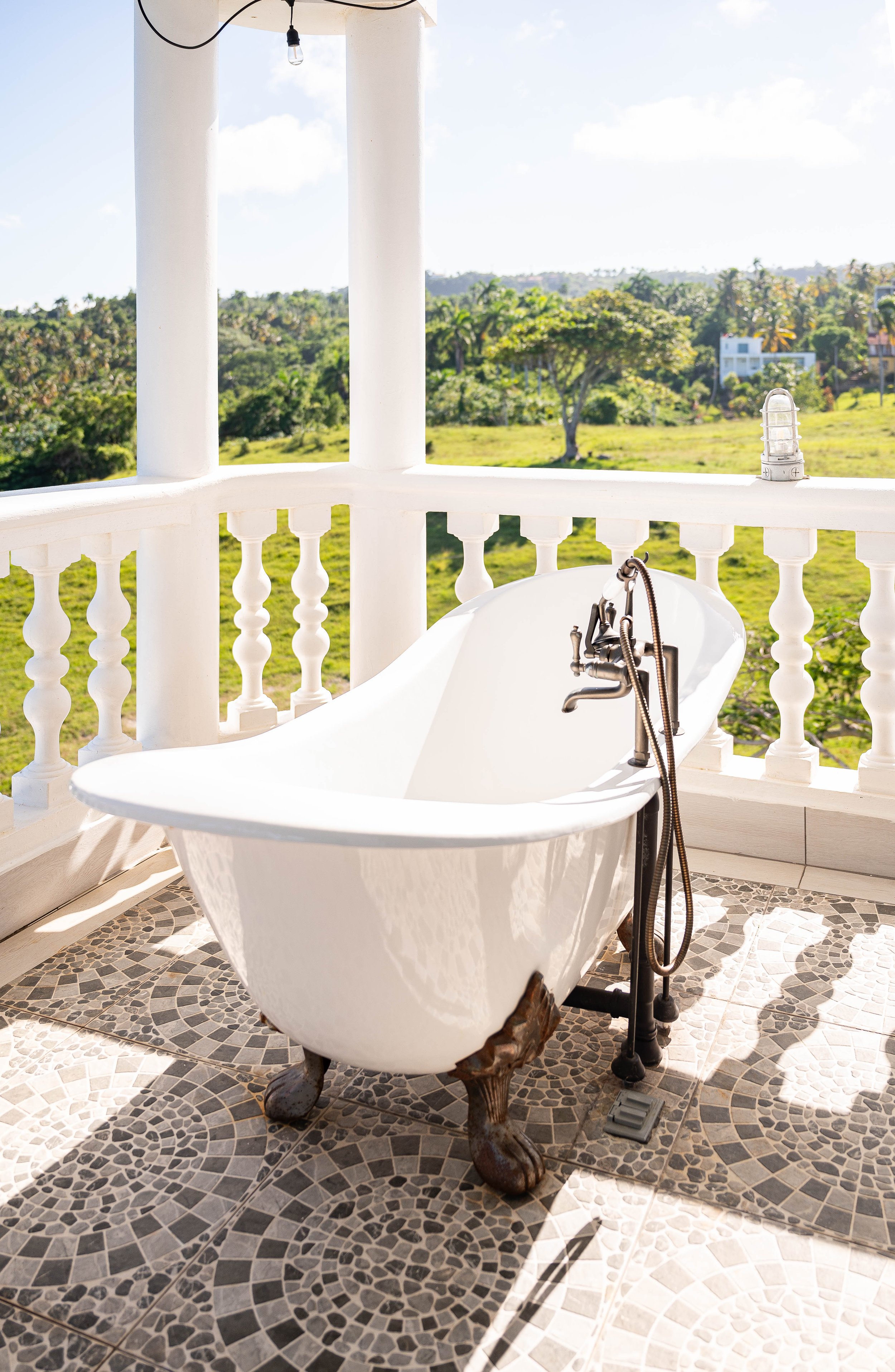 Outdoor soaking tub