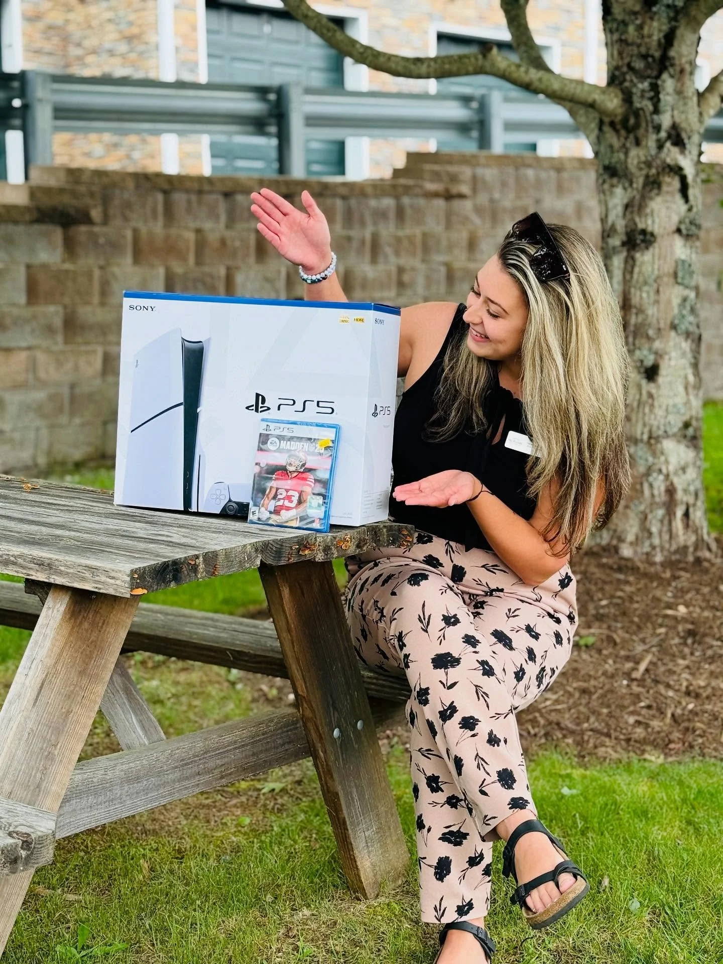 Happy move-in &amp; start of school! 🎉 We are giving away a PS5! 

How to enter: 
Like this post 💛✨
Leave us a review 📨👨&zwj;💻🖊️
Comment your favorite food 🌮🍣🌭

Winner will be announced next week. 

#boonenc #studenthousing