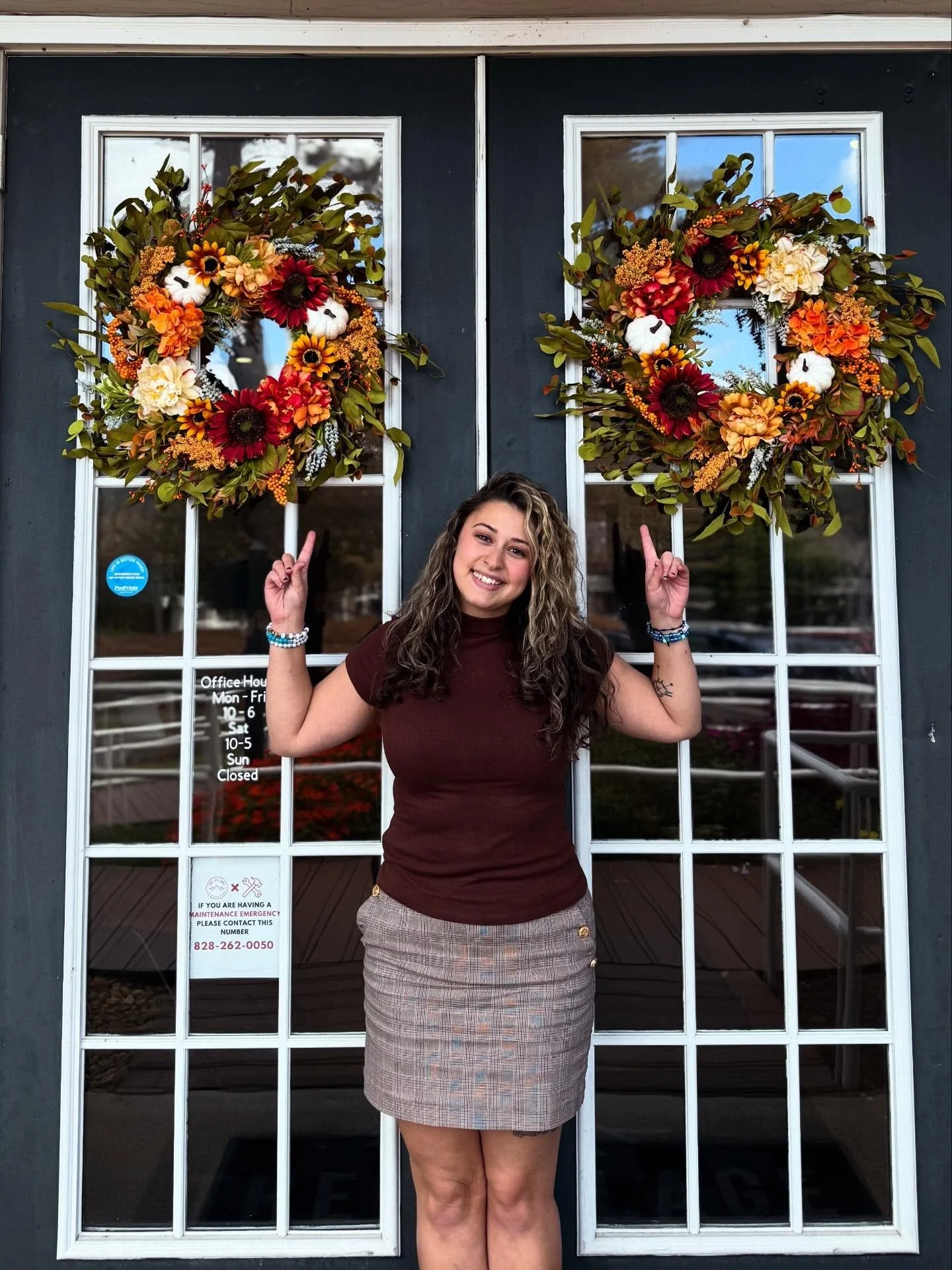 Hey Residents! Don’t forget to decorate your doors before Oct. 29th for a chance to win a $100 gift card!!!๐๐๐ป
#halloween #student #leasing #asu