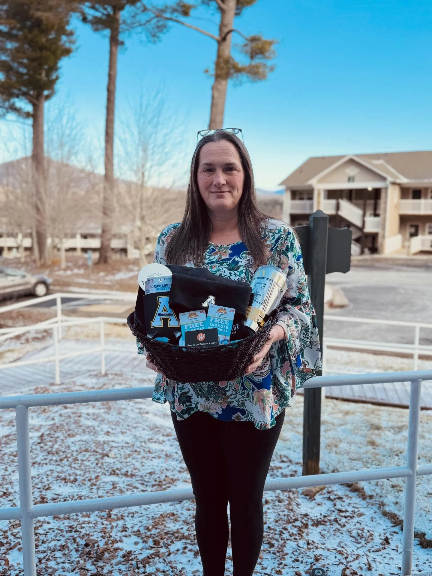 It&rsquo;s OPEN HOUSE DAY! 🎉
Join us today until 6pm for tours, lunch, and a chance to win our giveaway basket when you sign a lease!

Big shoutout to @jeremiahsiceofeastboone &amp; @boonewafflery for sponsoring some of our open house basket giveawa