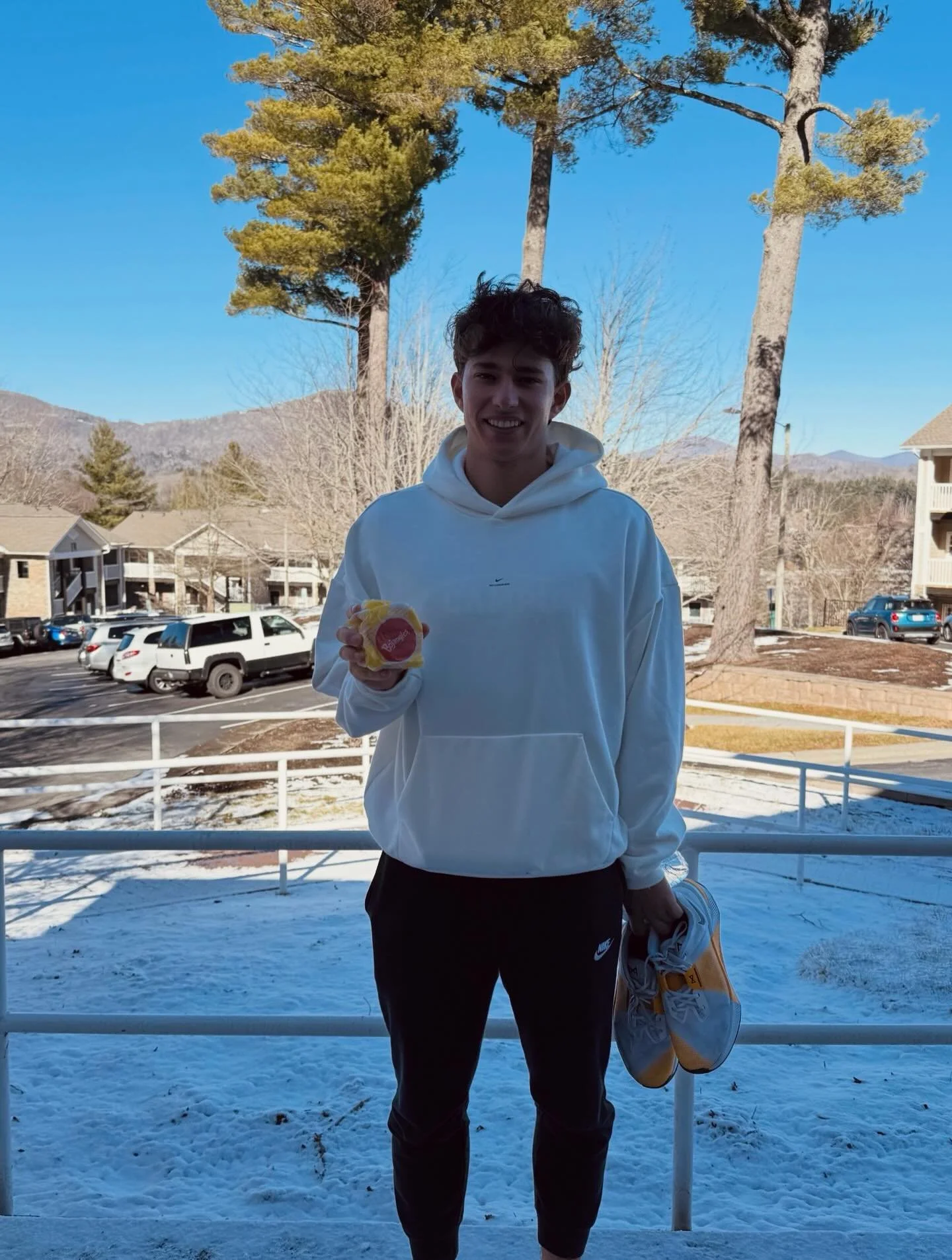 Hope everyone had an amazing first week of classes! 📚
Be sure to stop by the office tomorrow for our Dirty Soda Bar🥤, and again on 1/29 for our Waffle Bar🧇 

#appstate #leasing #boone