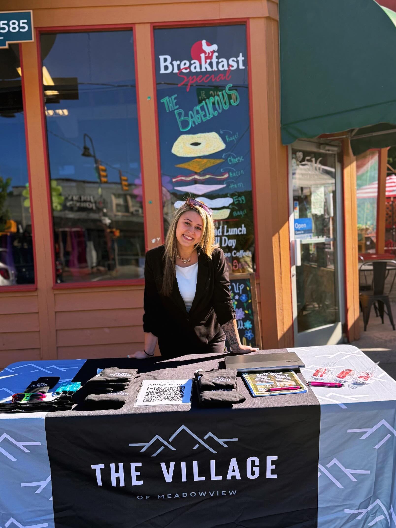 Our team is hanging out at @boone_bagelry today! 🥯✨

Stop by, grab a bagel, and chat with us about securing your spot for Fall leasing! Whether you&rsquo;re still searching for the perfect place or ready to sign, we&rsquo;d love to help make the pro
