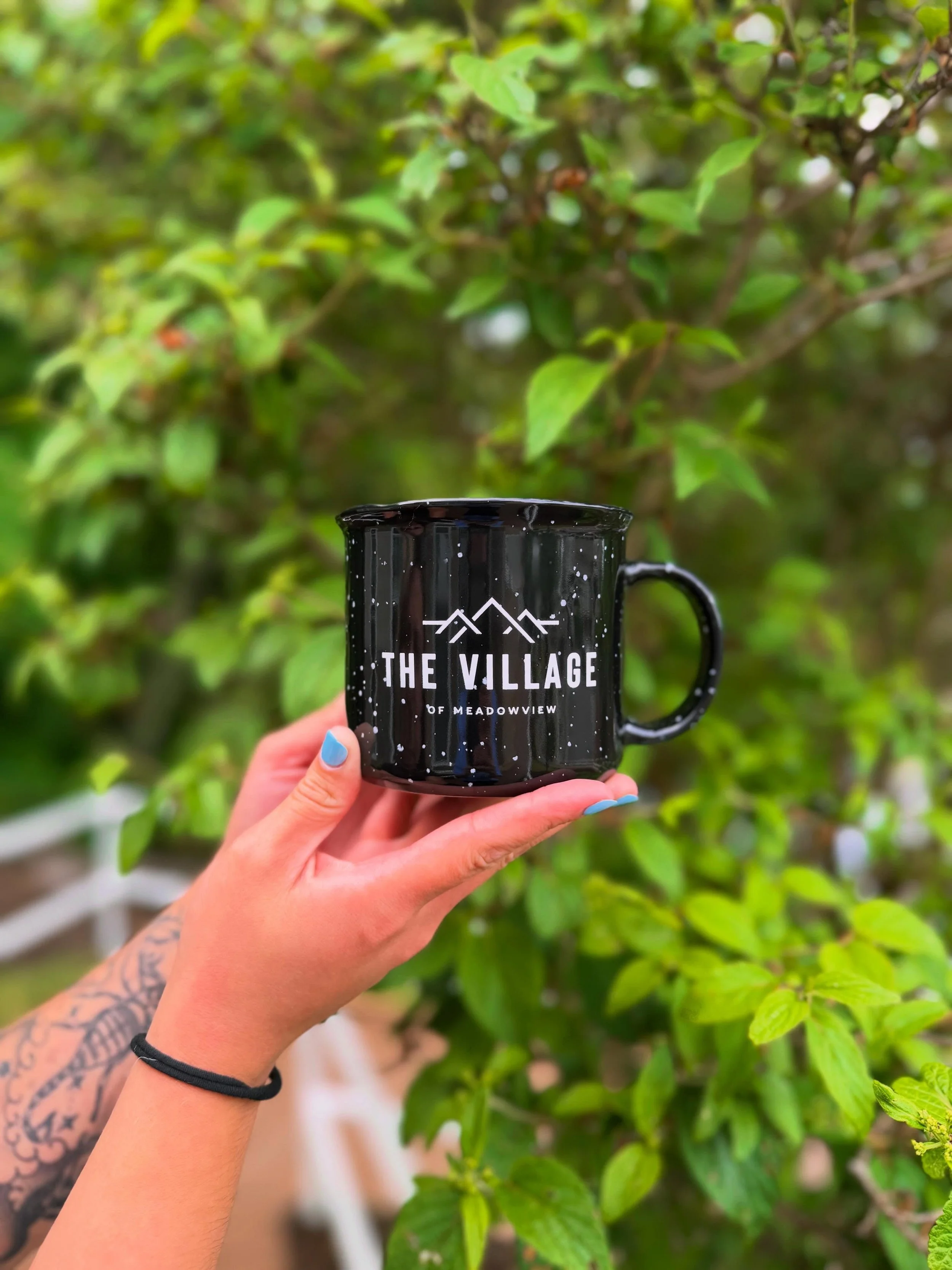 ☕️ Swing by the office, grab some Village of Meadowview swag, and lock in our LIMITED-TIME rates before they&rsquo;re gone 👀⏰

Must sign within 48 hours to secure:
✨ 3 Beds &mdash; $699/person
✨ 2 Beds &mdash; $849/person

Don&rsquo;t wait&hellip; s
