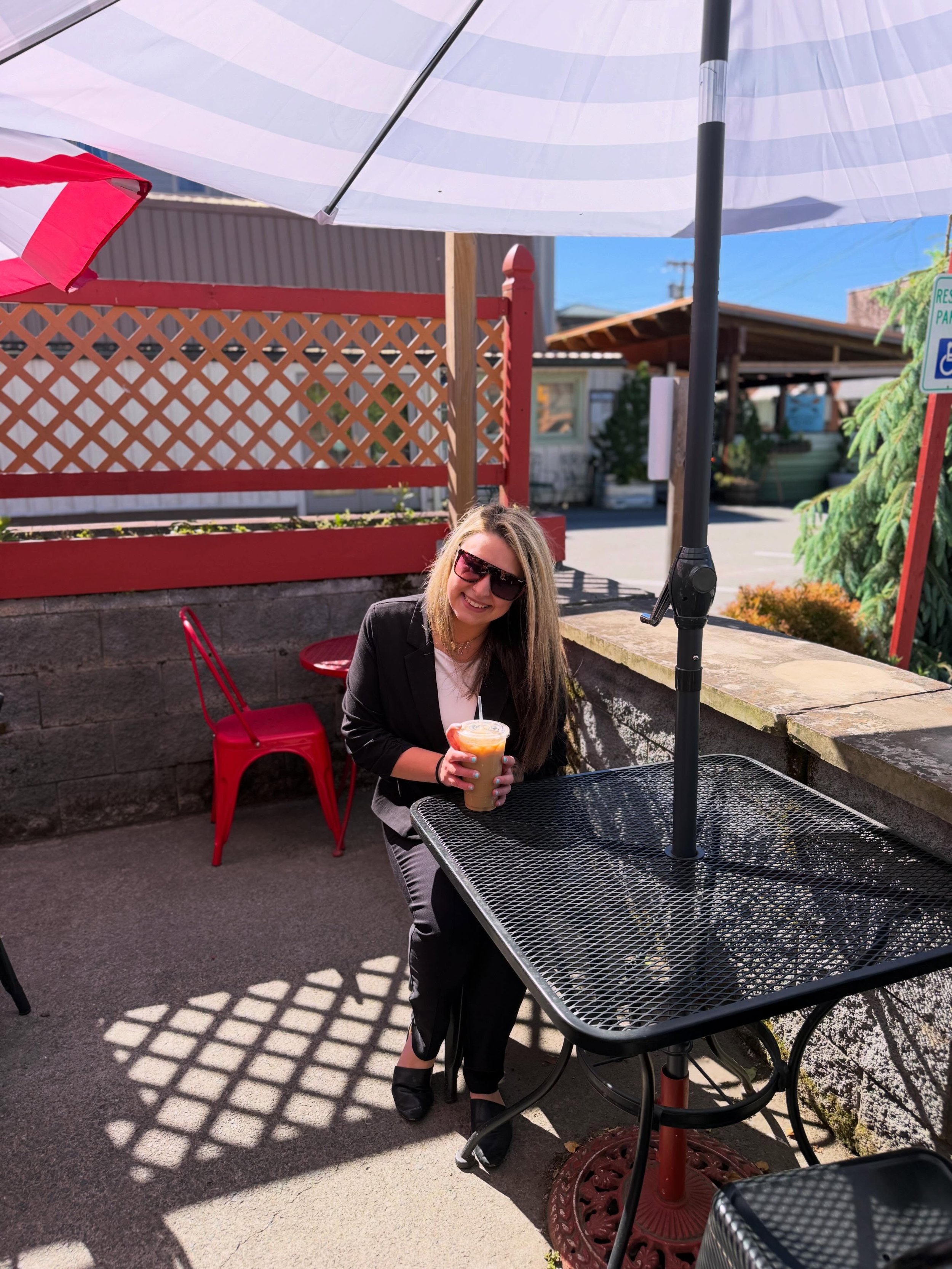 Thanks to @boone_bagelry for letting us hang out, talk about leasing, and enjoy the best bagels in town! Make sure you all check them out, if you haven&rsquo;t already!!! 
🥯☕️🥞🥓🍳🥪🥤

#boonenc #boonebagelry #leasing #villageofmeadowview