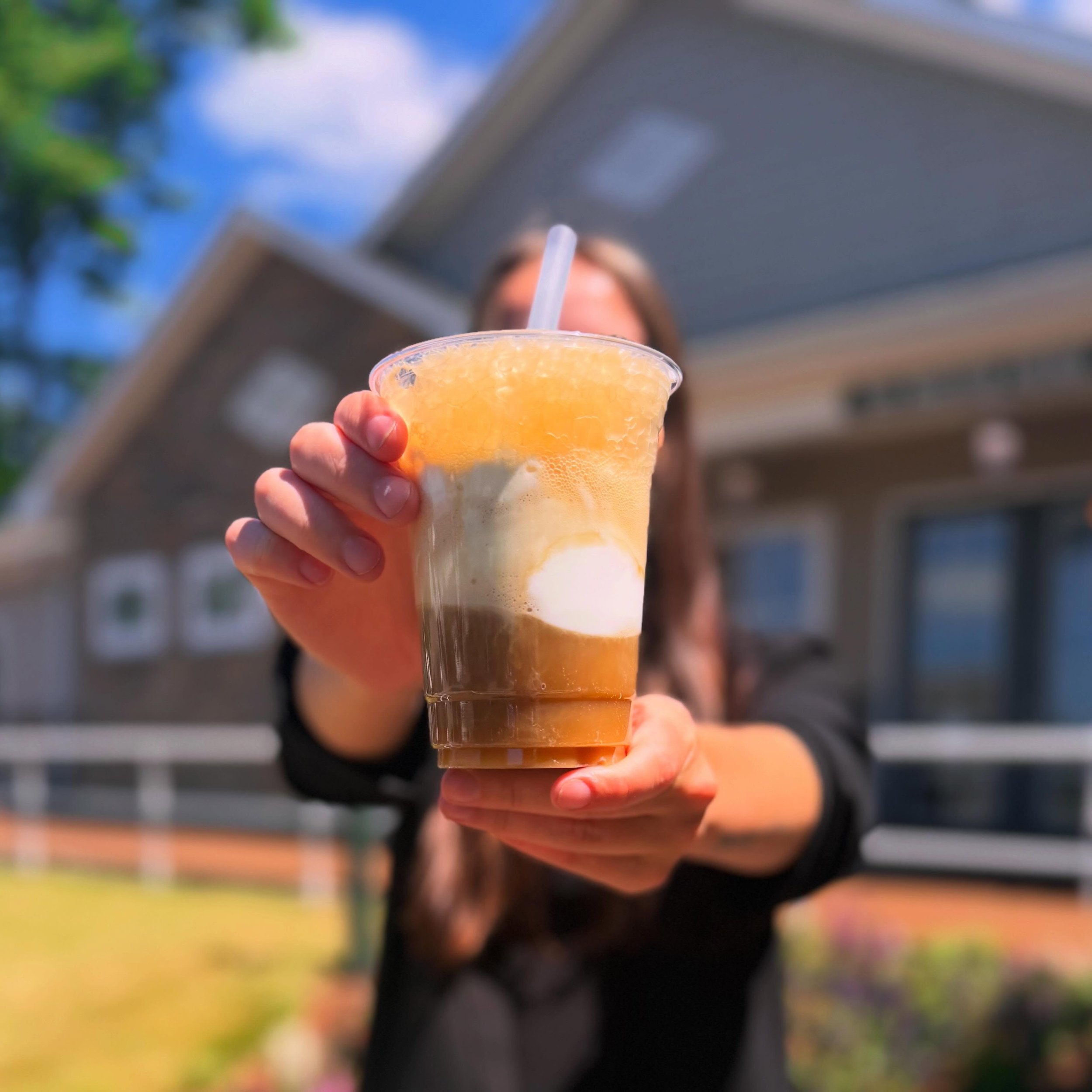 A beautiful day, root beer floats, and great company ☀️🍦🍺 Thanks to all the residents who stopped by and enjoyed a sweet treat with us!