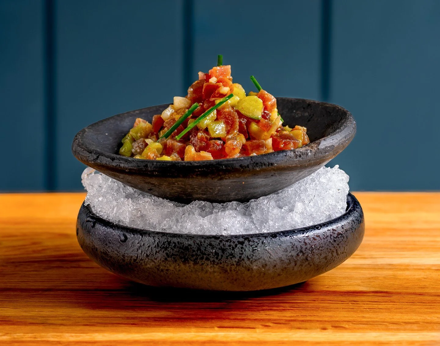 Kinilaw ⤵️
Acid hits different when it’s sukang tuba, vinegar drawn from fermented coconut sap, wild and a little funky. Paired with sweet, soft tuna, then finished with ginger oil, radish broth, cucumbers, and onions, it becomes a sharp backg