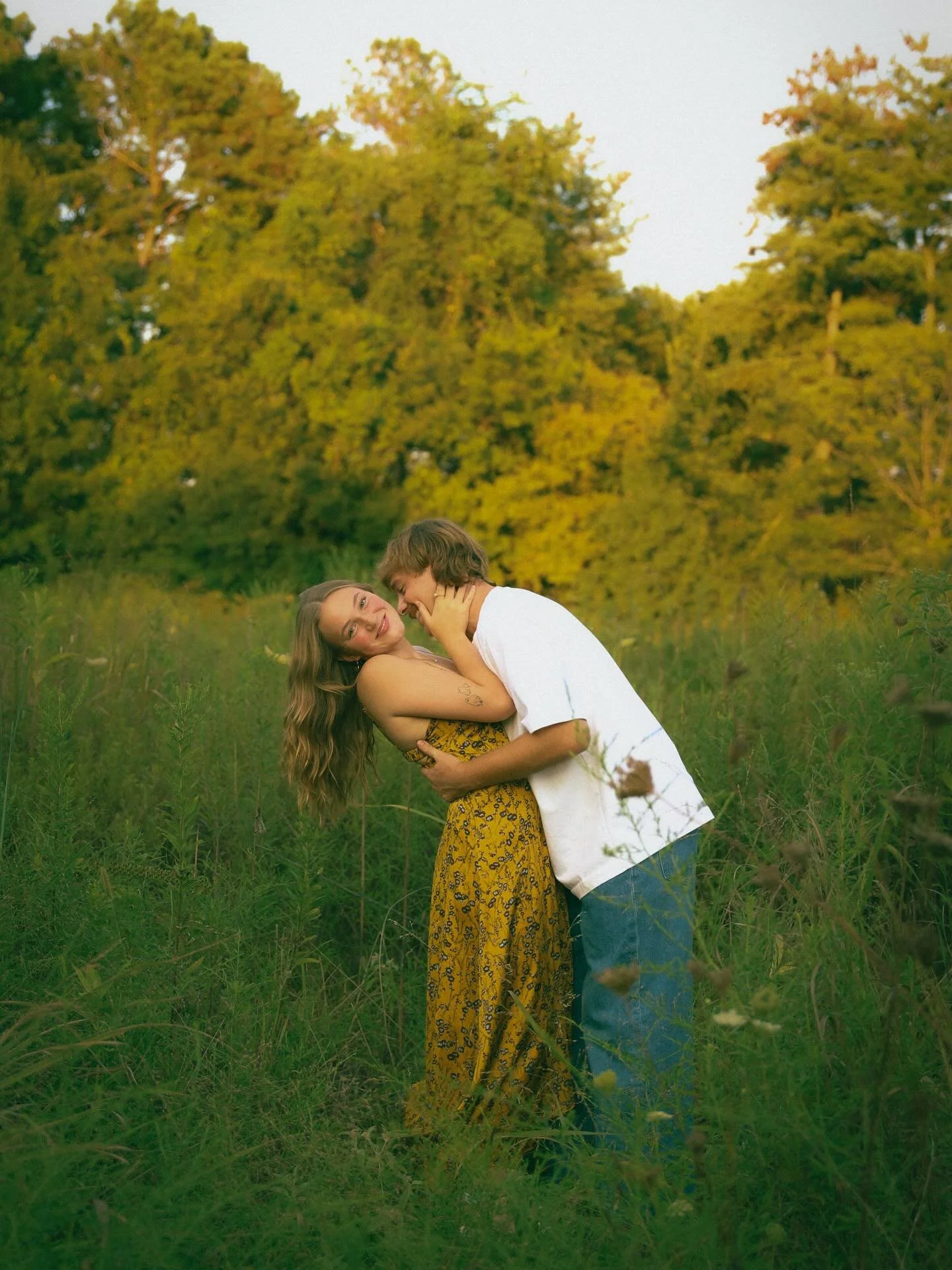 the end of summer greens &gt; 🎞️🌿🌙
@keirahavens_ @aidan_.garner 

#nashvillephotographer #couplesphotographer #middletnphotographer #couplesposes #film #pinterestinspo