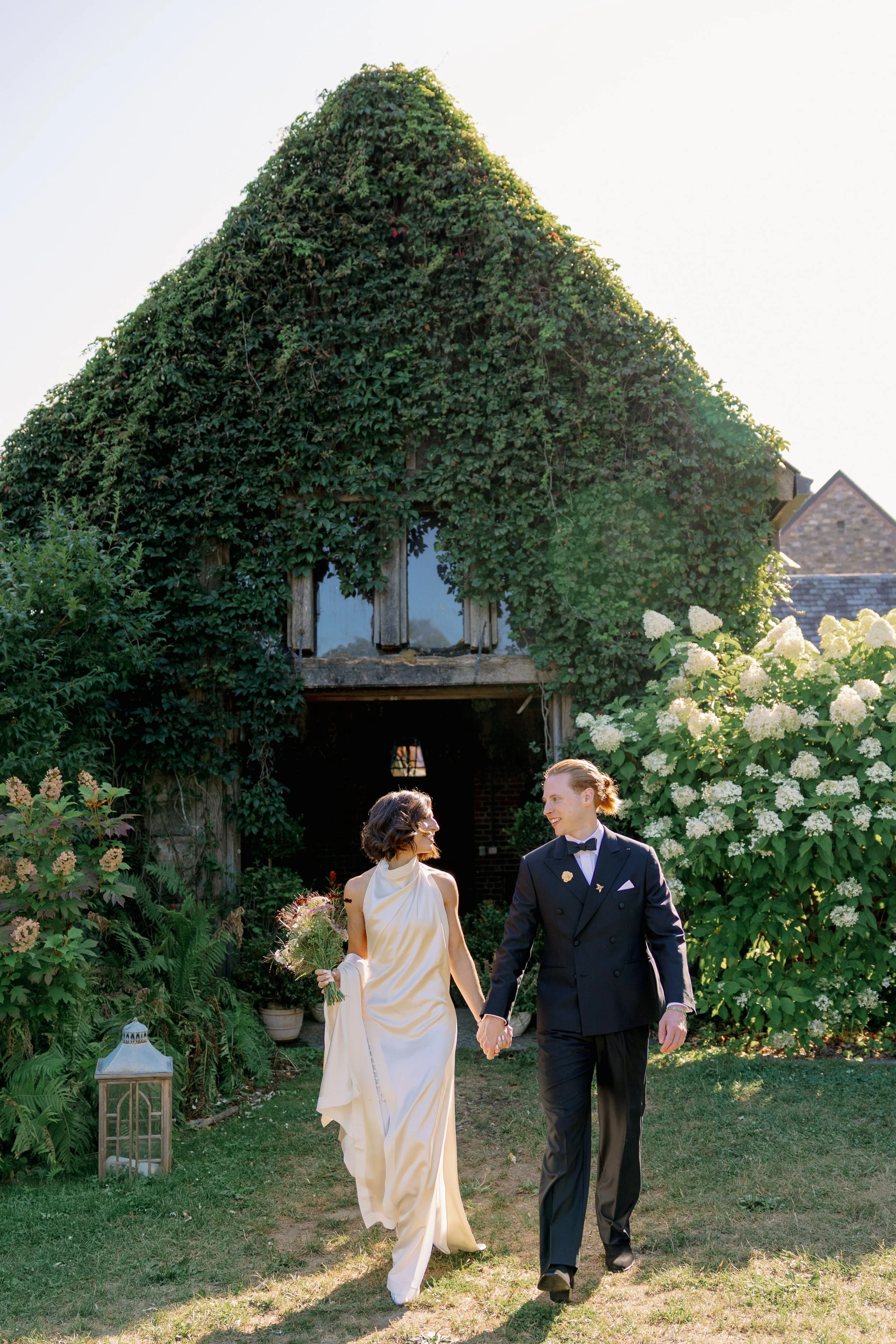 Blue-hill-at-stone-barns-august-wedding-20.jpg