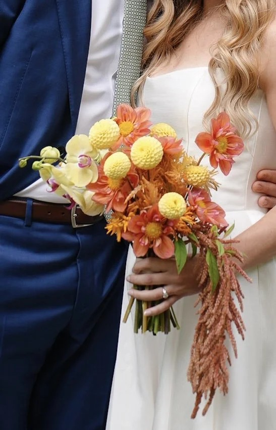 tropical-inspired-bridal-bouquet-hudson-valley-deer-mountain-inn.jpg