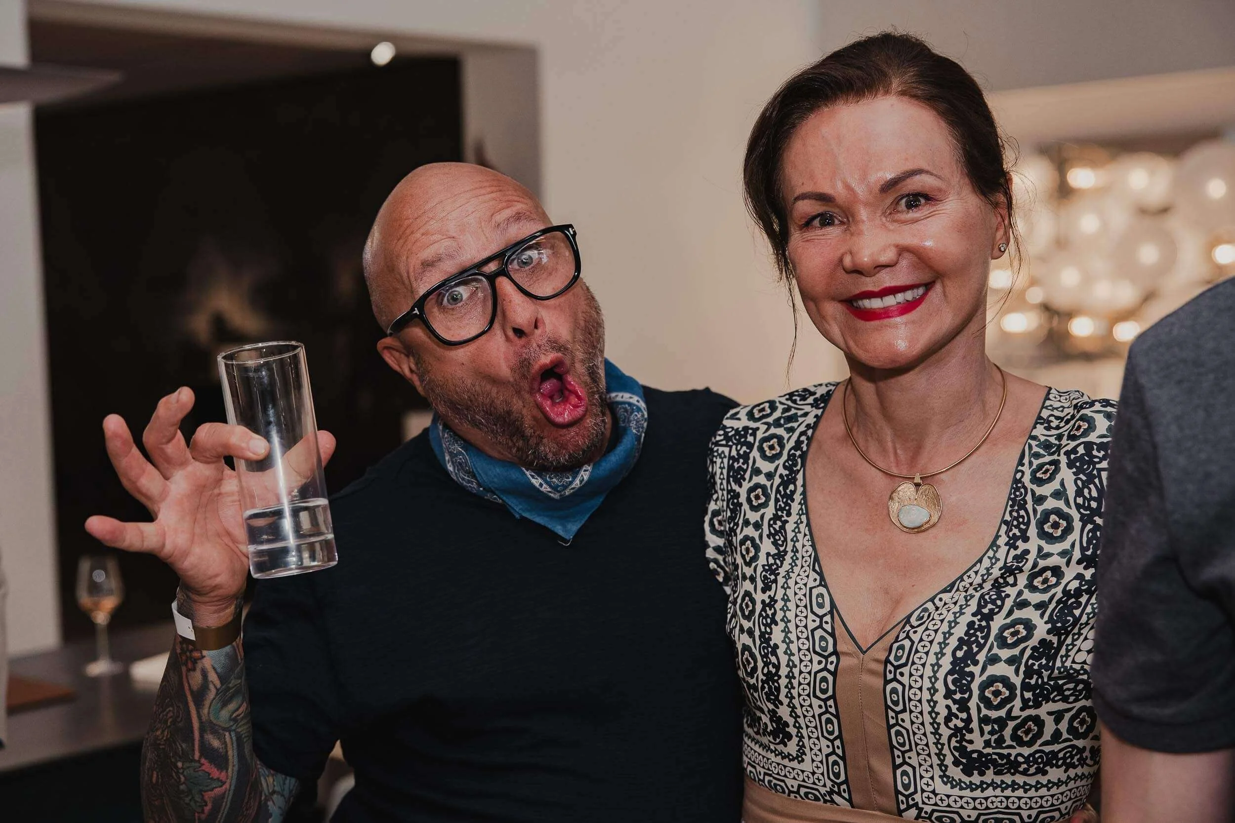 Eventfotograf-Berlin-Vernissage-Grimasse-Paar.jpg