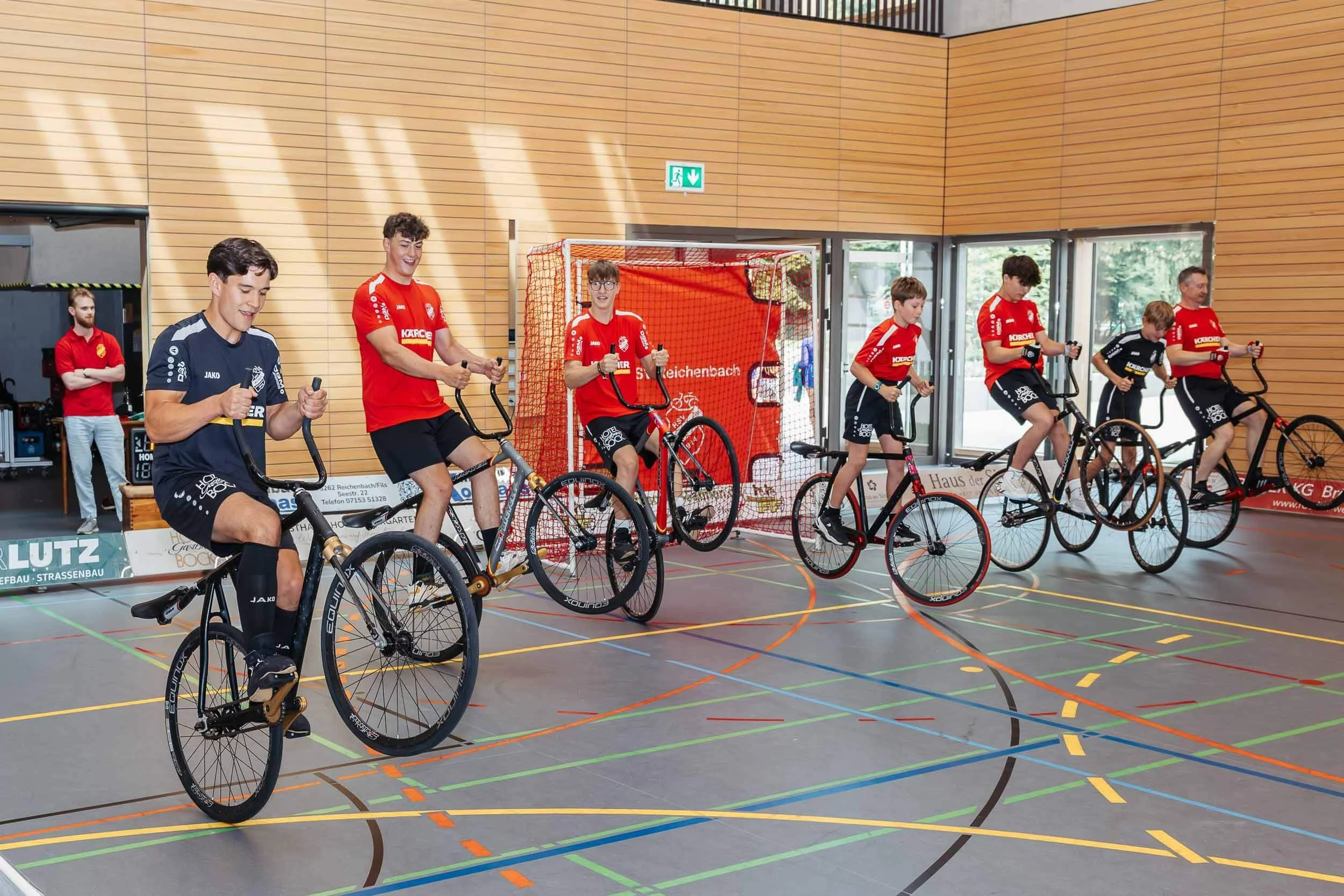 Eventfotograf-Berlin-Eroeffnung-Sporthalle-Luetzelbach-Reichenbach-Vorfuehrung-Kunstradfahren-RSV.jpg