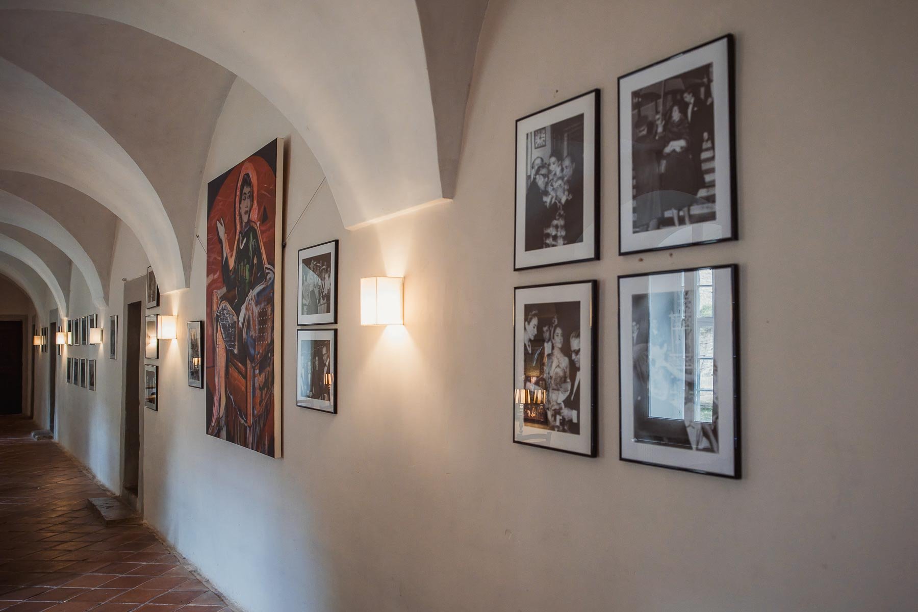Fotoausstellung „Maria Callas – La Divina“ im Kreuzgang von Kloster Hedersleben