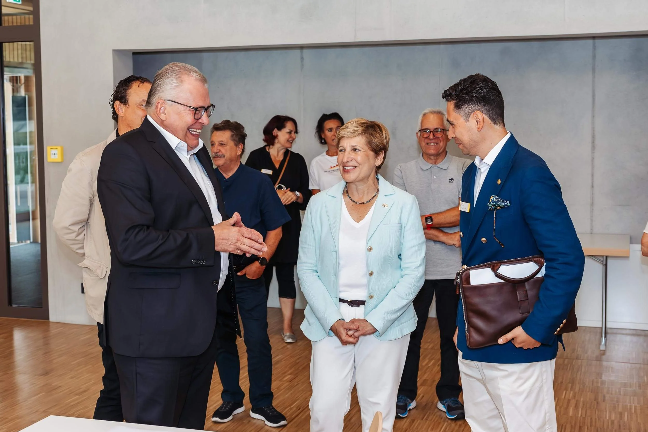 Eventfotograf-Berlin-Eroeffnung-Sporthalle-Luetzelbach-Reichenbach-Gespraech-Buergermeister-Bauministerin-Bauamtsleiter.jpg