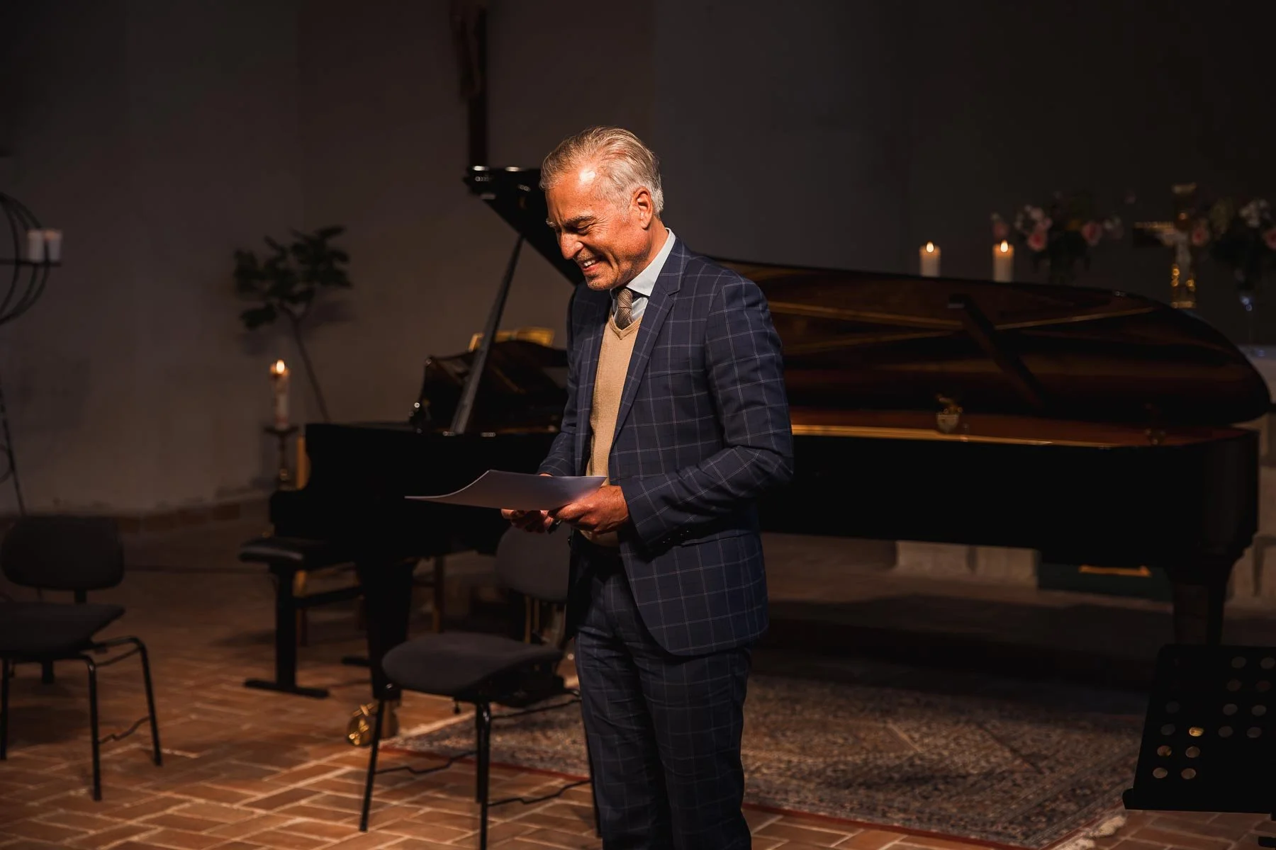 Dr. Jens Nordalm bei seiner Einführung zum Konzert „La Musica Barocca“ in St. Trinitatis