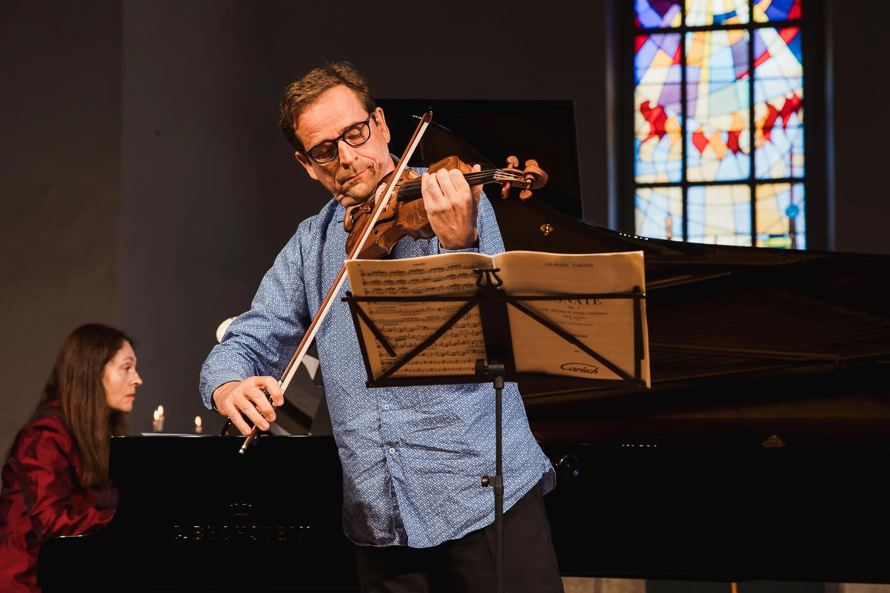 Ulf Schneider (Violine) beim Konzert „Das Temperament Italiens“, am Flügel Julija Botchkovskaia
