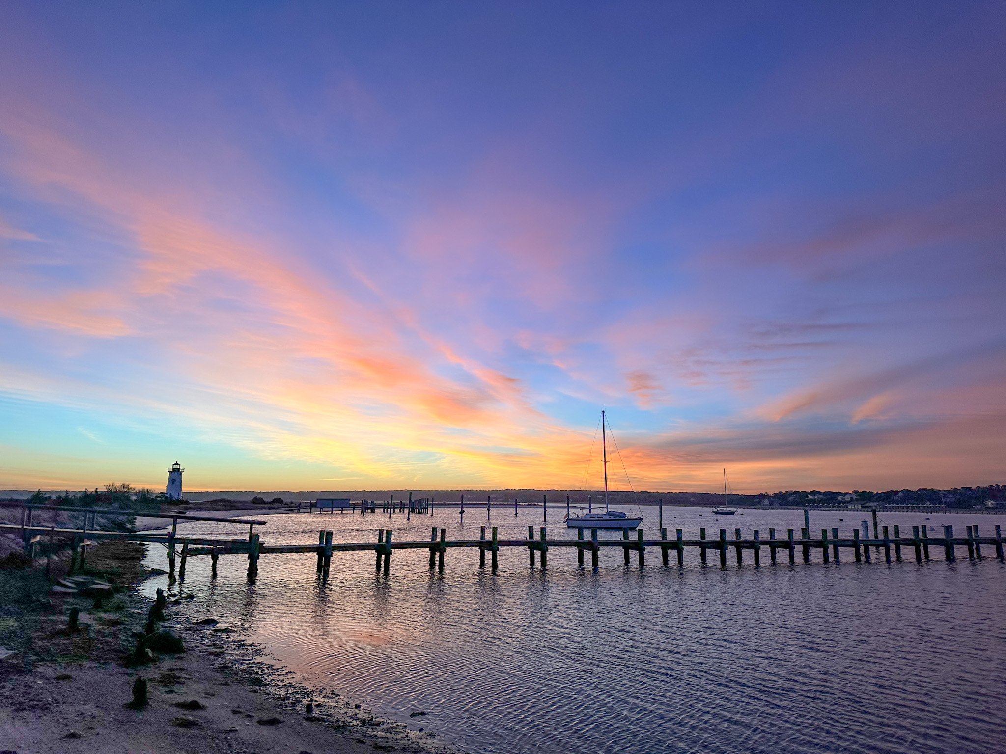 Edgartown-Harbor_Sunrise---Sunset_5421885.jpeg