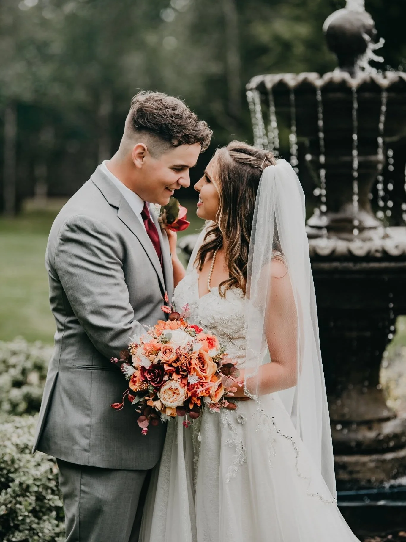 Forever looks good on these two 🤍

📸: @cassienewquistphoto 

#redcedarfarmweddings #pnwwedding #kitsapweddings #countrywedding #farmwedding