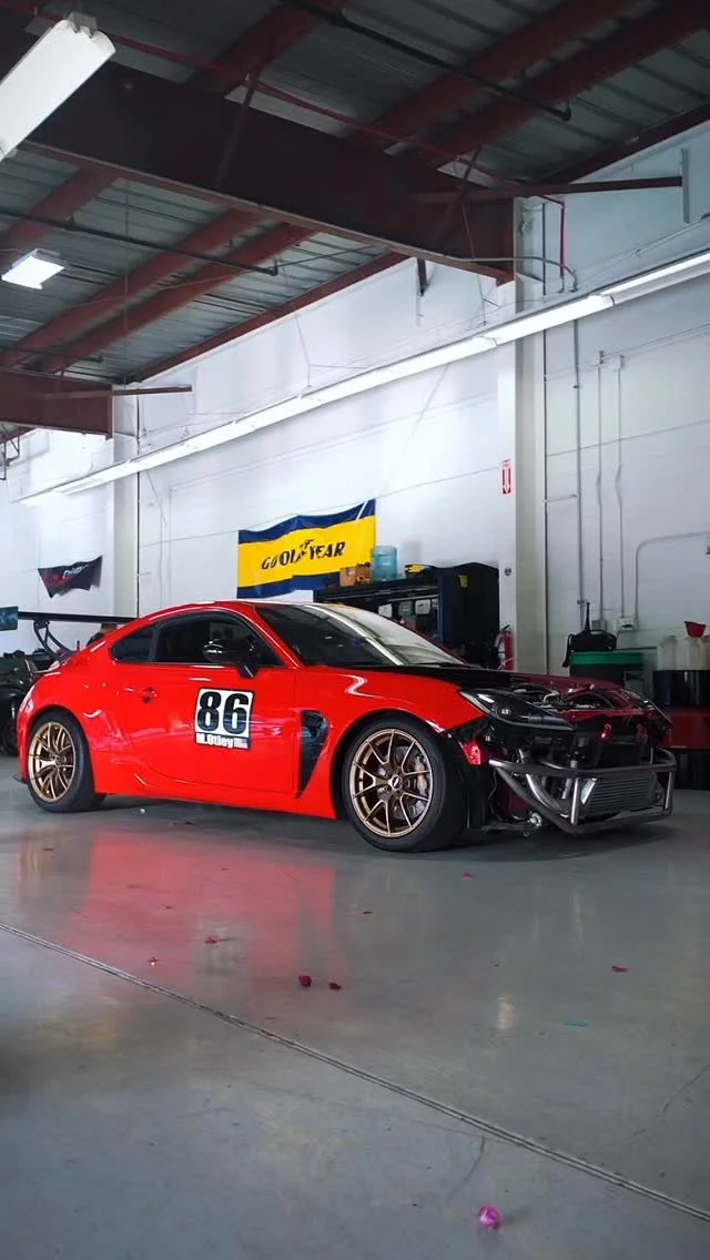 Built, never bought.
🔹
🔹
🔹
This Toyota GR86 is a track built beast. What’s your opinions on these? Personally I’d sell my soul for one, not to be dramatic. Let us know!
#azcarscene #trackcars #toyotaracingdevelopment #toyotagazooraci