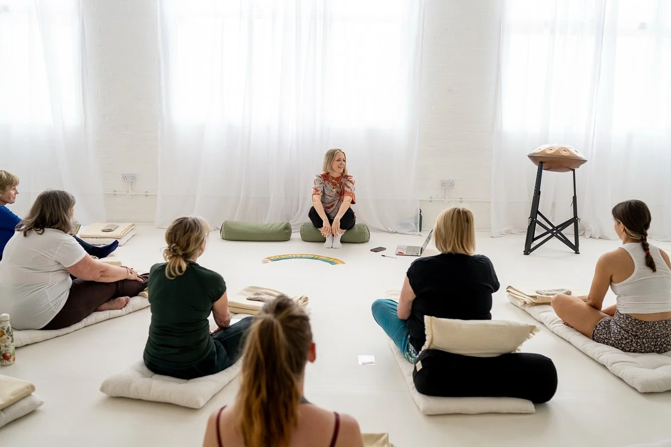 ✨ Just dropped: NEW breathwork journeys to carry you through the rest of summer! 🌞 

Whether you&rsquo;re craving a bit of breathwork &amp; connection online (where you can breathe from your bed&hellip; super cosy!), or you fancy joining me in perso