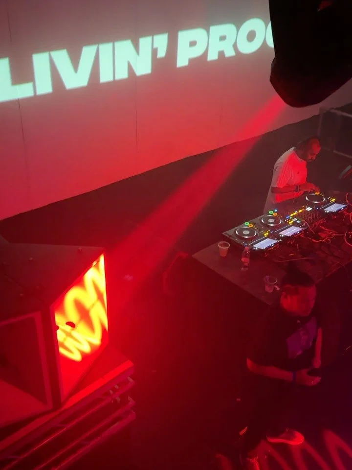 💃 Never underestimate the power of dancing, moving &amp; shaking your body.

I was feeling super overwhelmed last wk &amp; the last thing I felt like doing was going to @colourfactorylondon on Friday&hellip; b u t  it was a friend&rsquo;s night (yes