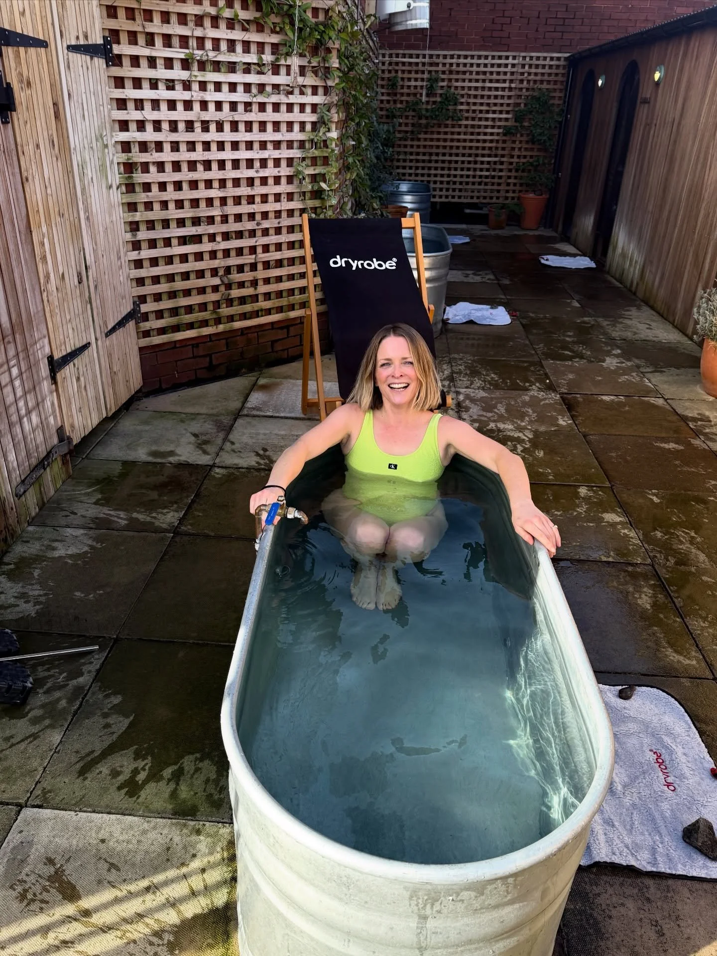 So far the year of the fire horse is flying&hellip; is it for you? 🐎. Been trying to catch my breath mostly.

🌞 Ice bathing + sauna&rsquo;ing at @rooftopsaunas with @dryrobe

🌀 New round of The Breath Circle (6 wk online journey) is already half w