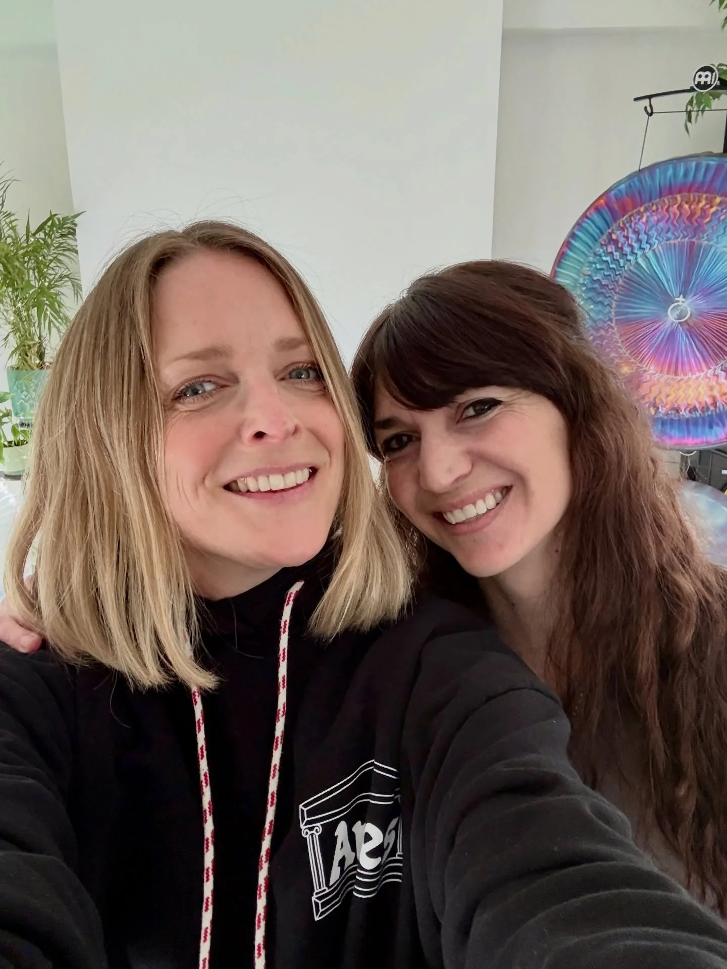 Earlier this wk we hosted an intimate Full Moon Breathwork &amp; Sound Journey at @sevensistersanctuary with seven souls (all the 7s!✨)

We started out with a sharing circle, sipping cacao to gently open our hearts&hellip; then a little shake &amp; d