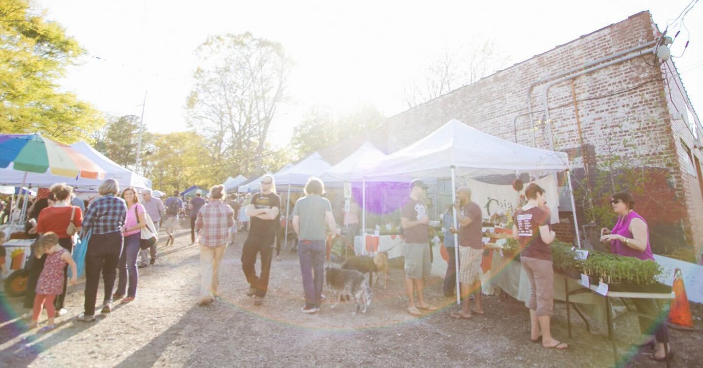 The EAV Farmers Market is happening now until 8 PM! Stop by and grab dinner from our friends at @madregarcias, @coffynpyes, @helloaleppokitchen, @cheffreys.kitchen, and @strivefoods!