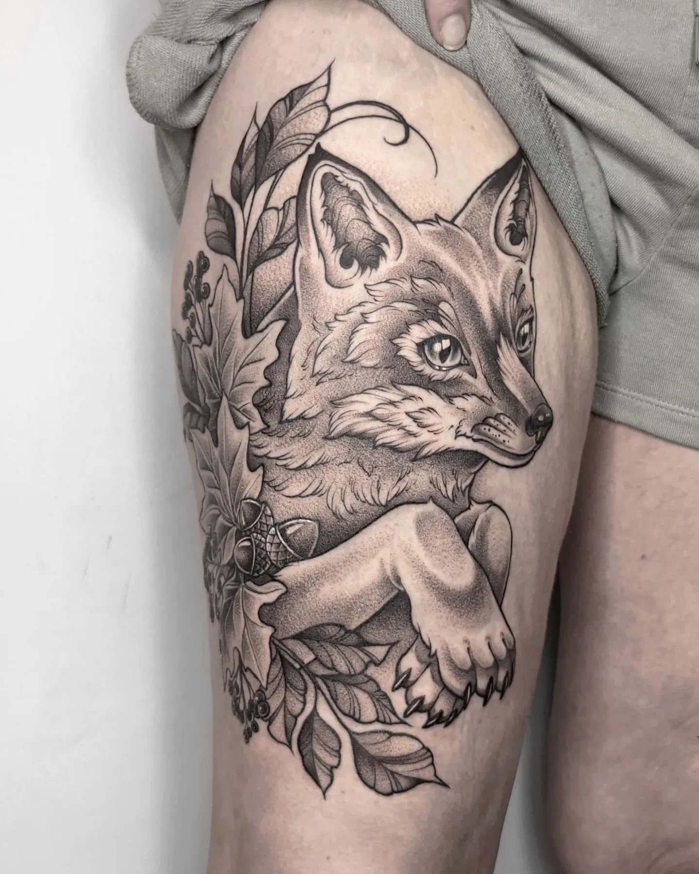 - Fox 🦊 
Thank you for choosing this wanna do. ❤️✨

For appointments: 
DM or e.swan.art@outlook.com 

#tattoo #tattoolife #tattooist #tattoolove #tattoolifestyle #tattooberlin #berlin #tattooart #tattooartist #art #artist #latviantattooartist #latvi