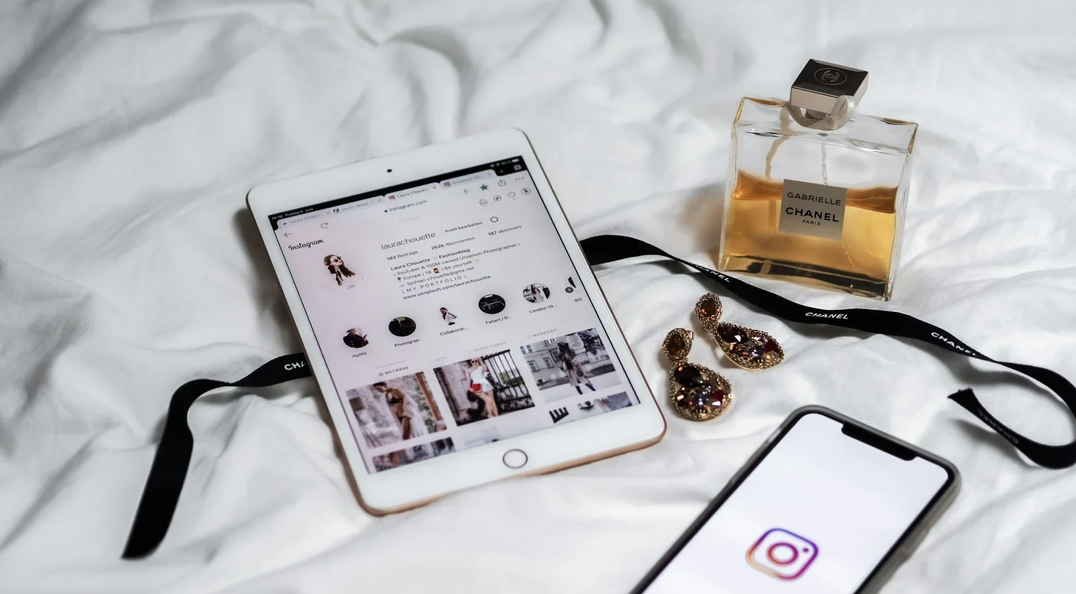 How Small Accounts Beat Big Brands Without Posting More