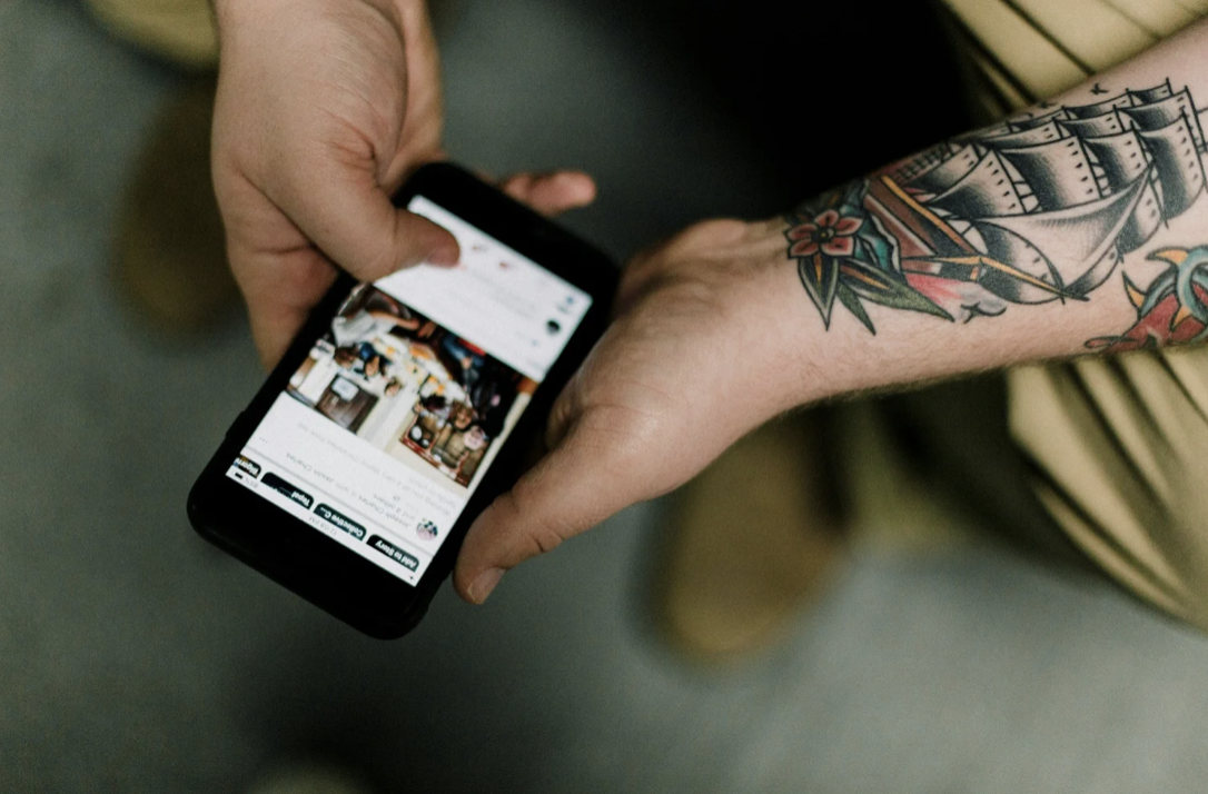 Why Your Audience Scrolls Past You Without Feeling Anything