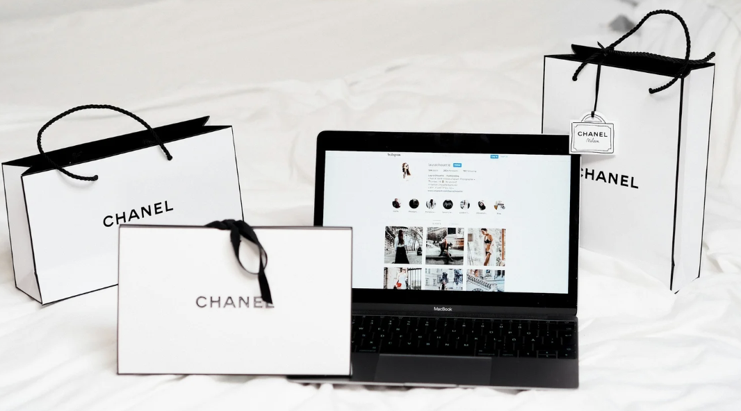 The Trust Formula That Makes Followers Buy Without Hard Selling