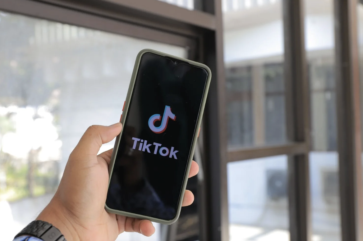 The Real Reason Your Reels Flop on TikTok (It's Not the Content)