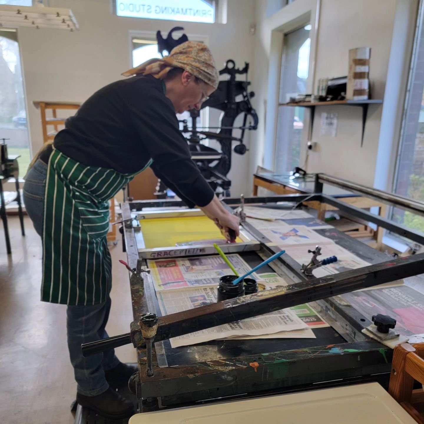 The screen printing bench press donated to Gracefield Print Room by Colin Blanchard is finally repaired and working. Jayne has been road testing the vacuum for registration today.  For an introduction on how to use it speak to sarak keast. Info@sarah