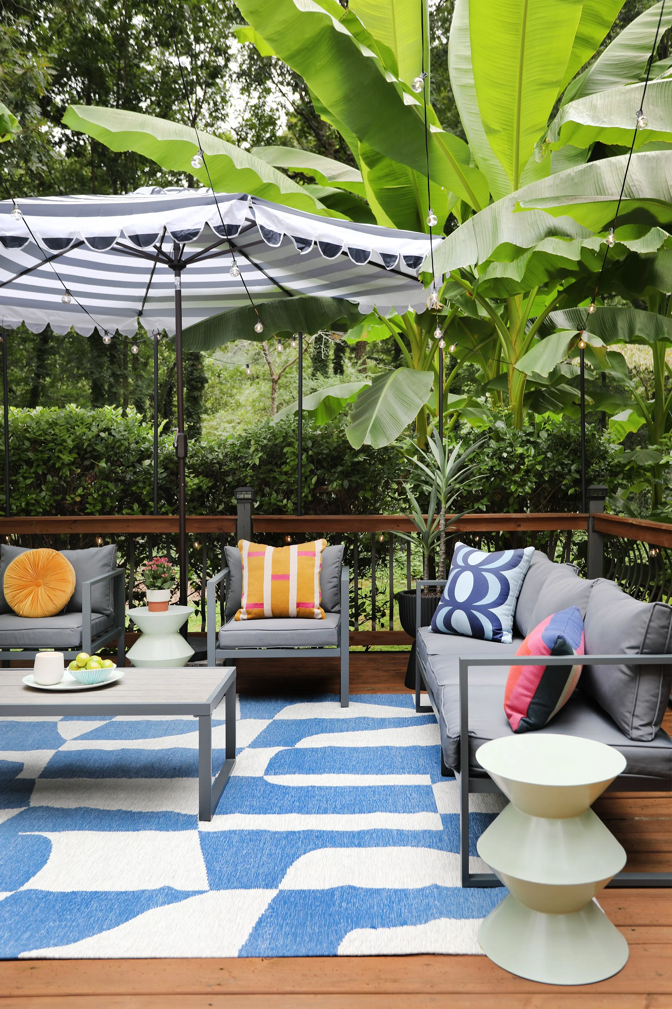 A Jungle-Meets-Palm-Springs Patio Makeover