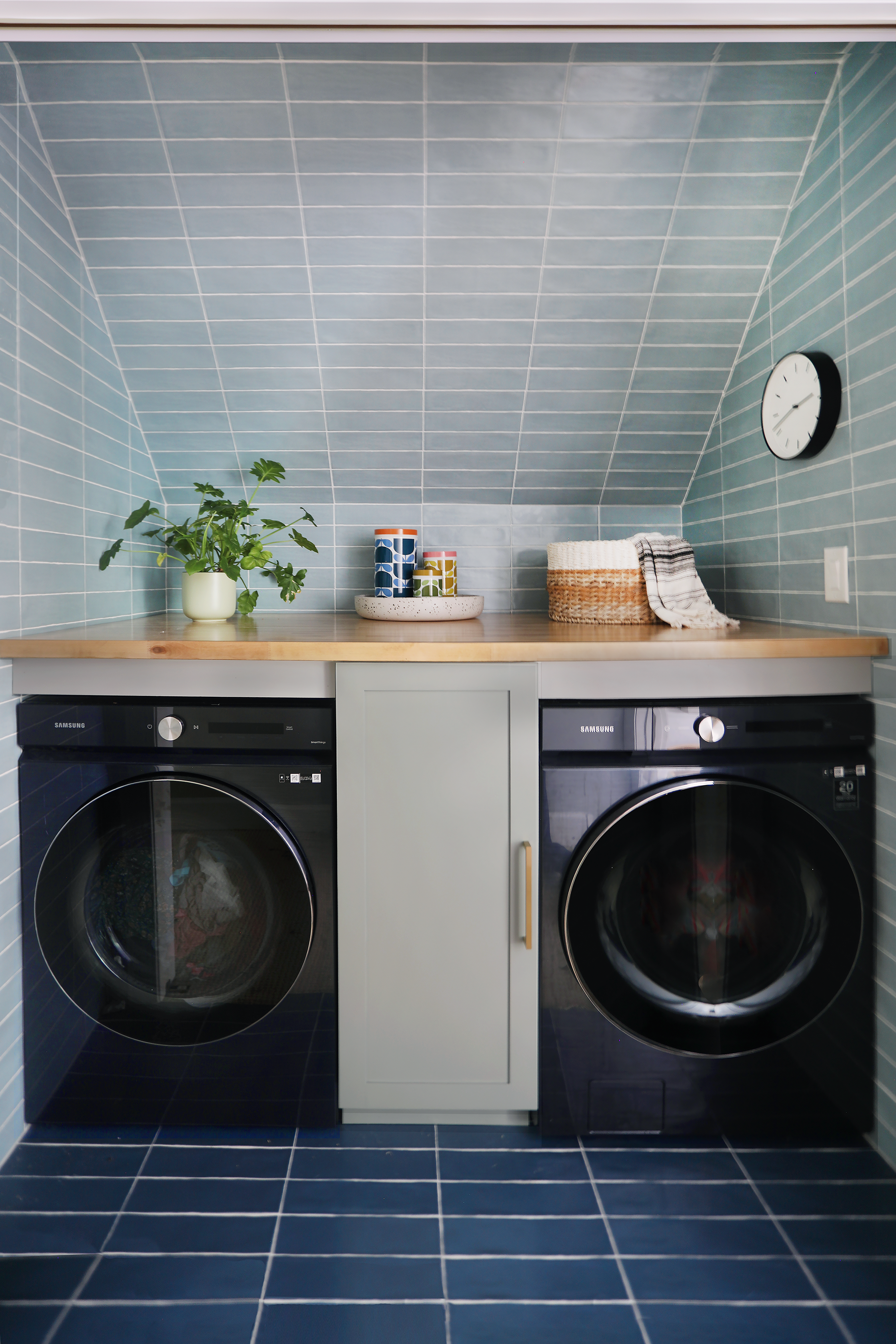 laundry-front-2-low.png