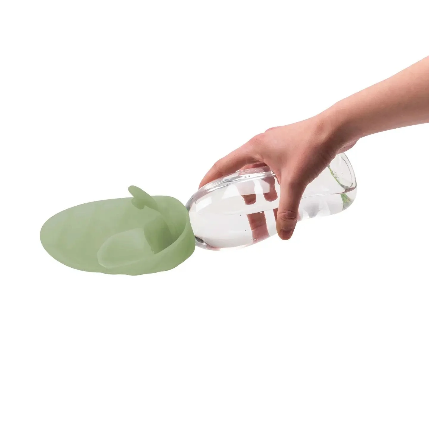 Une gourde compacte avec valve anti-gouttes pour les déplacements